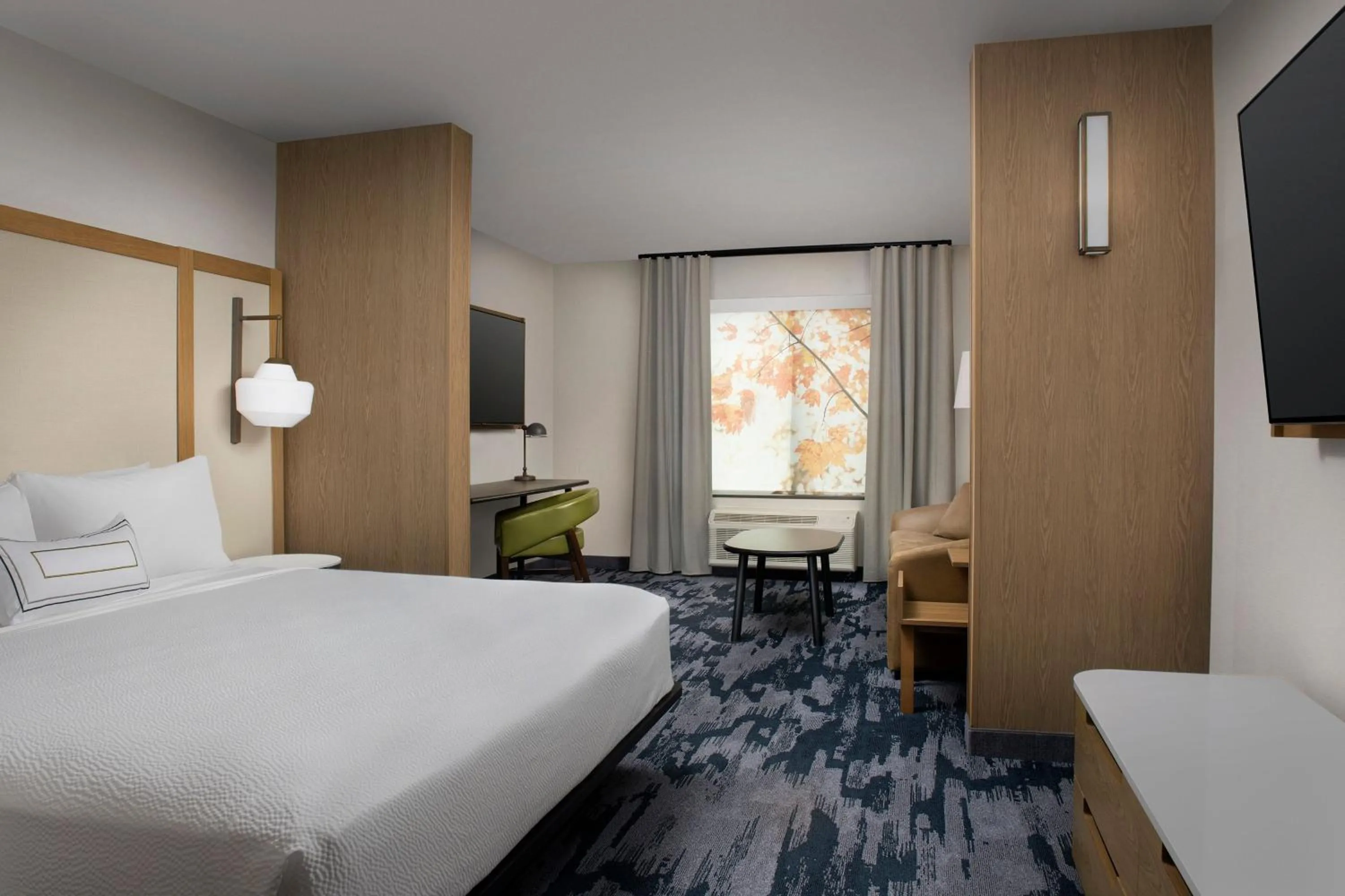 Photo of the whole room, Bed in Fairfield by Marriott Inn & Suites Aberdeen