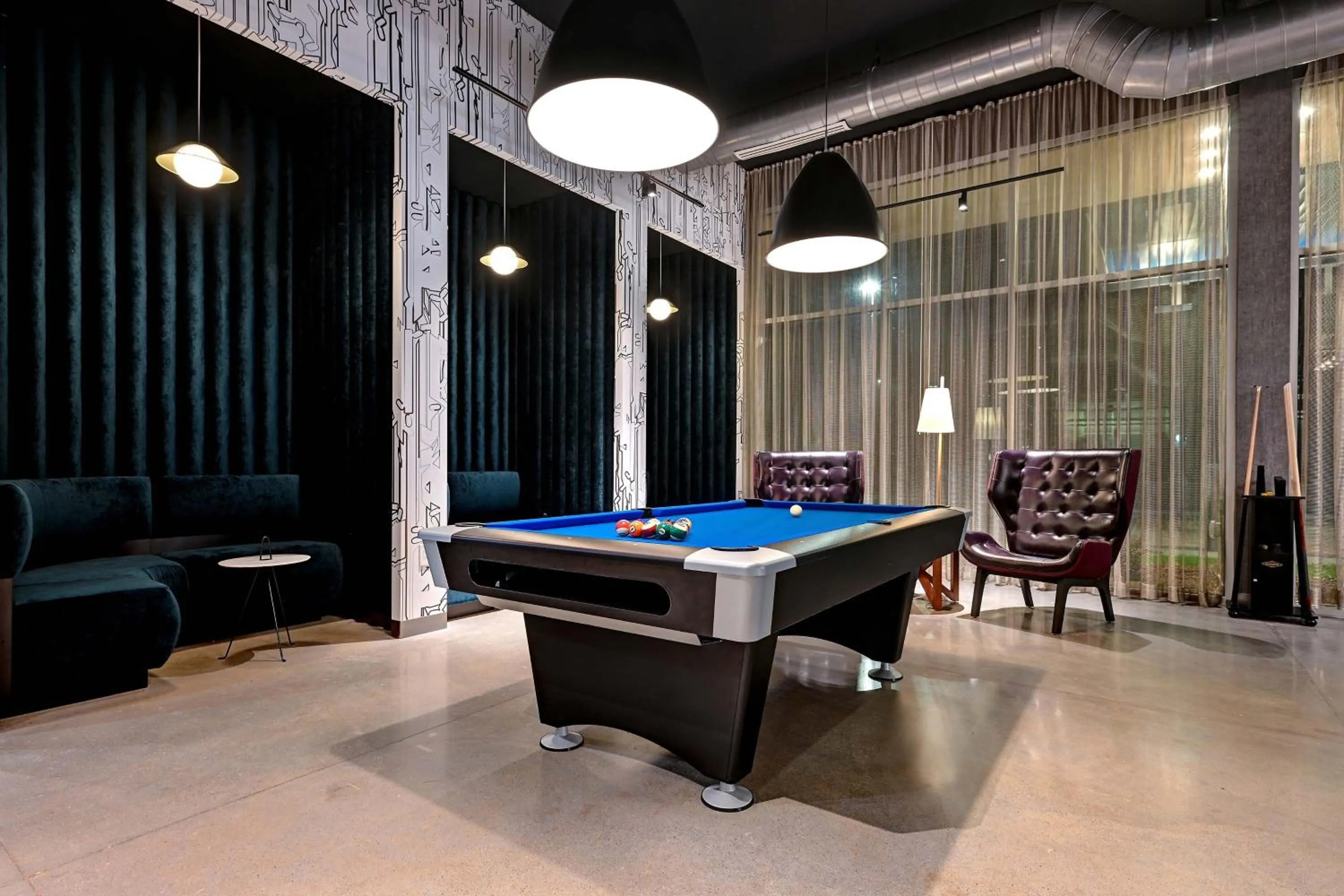 Swimming pool in Aloft Mooresville