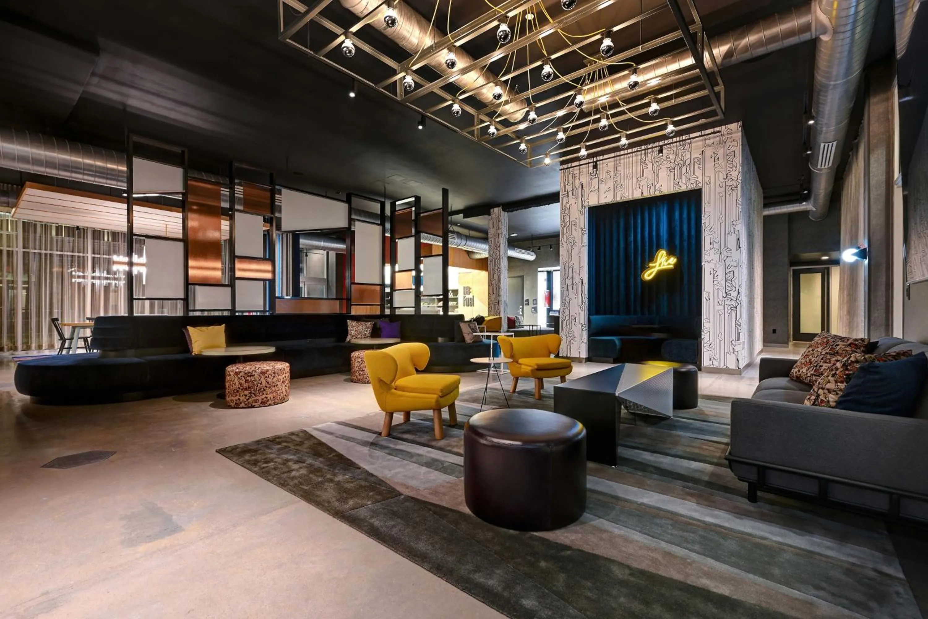 Lounge or bar in Aloft Mooresville