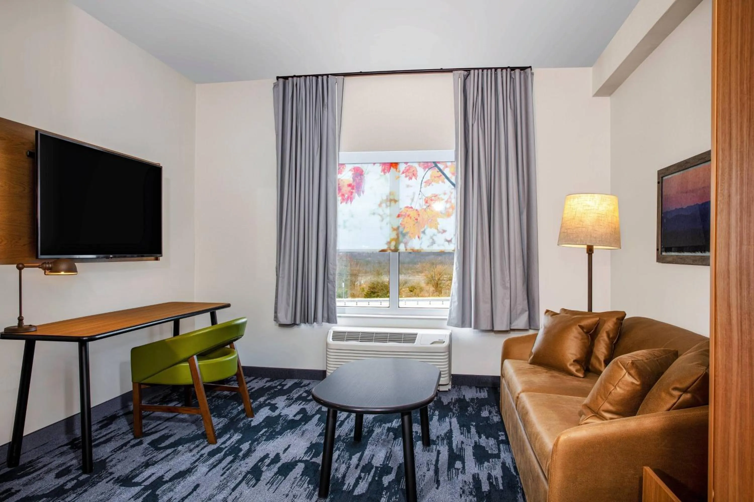 Living room in Fairfield by Marriott Inn & Suites Harrisburg West/Mechanicsburg