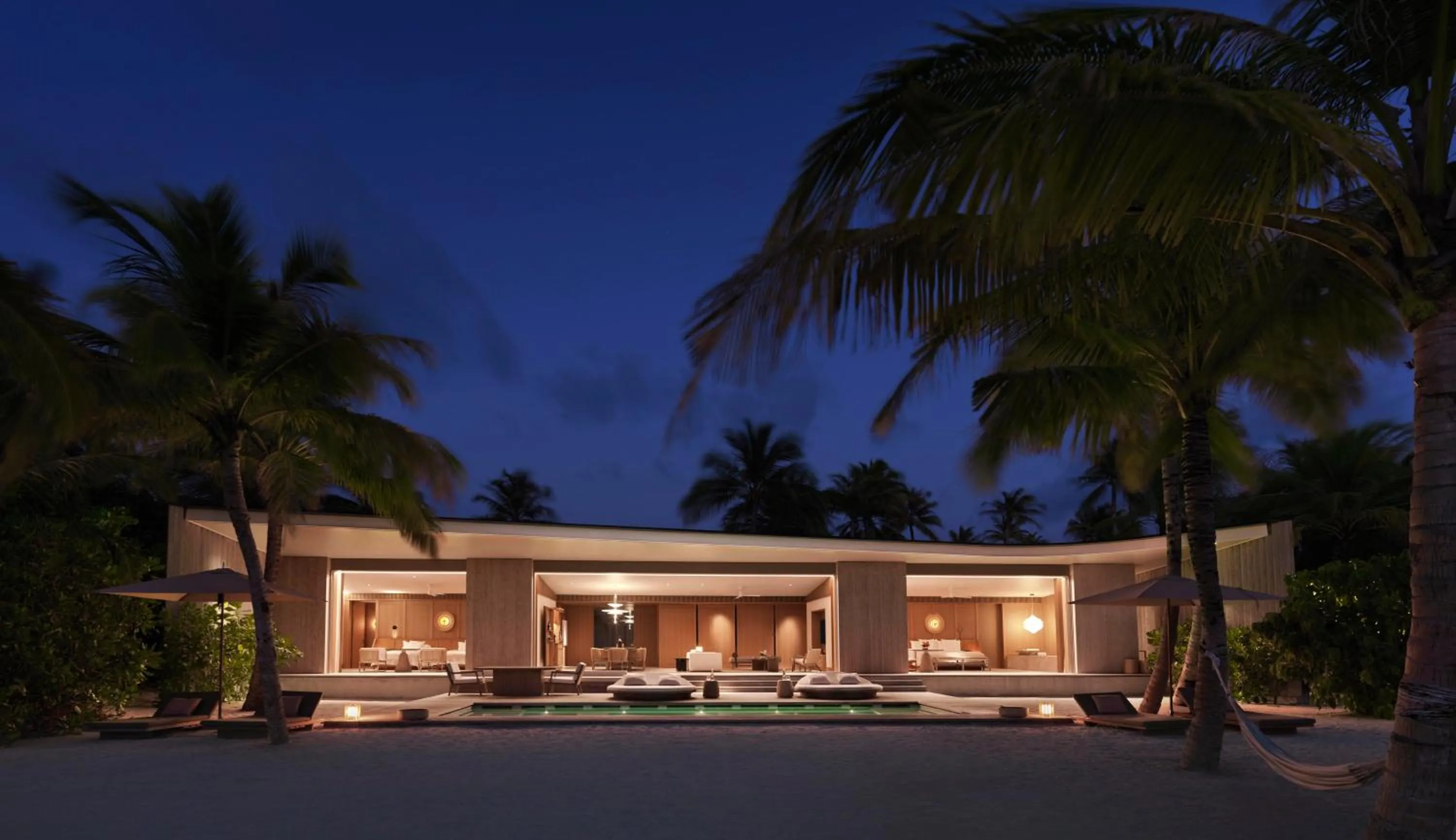 Night in The Ritz-Carlton Maldives, Fari Islands