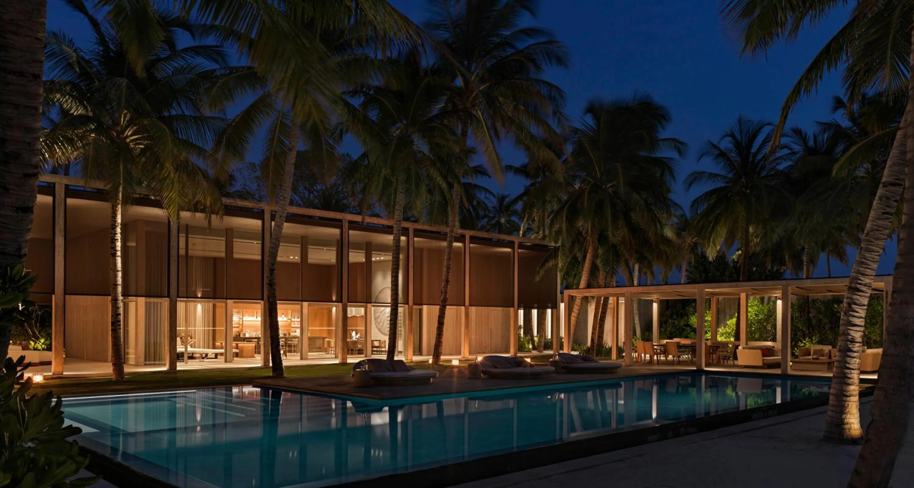 Night in The Ritz-Carlton Maldives, Fari Islands