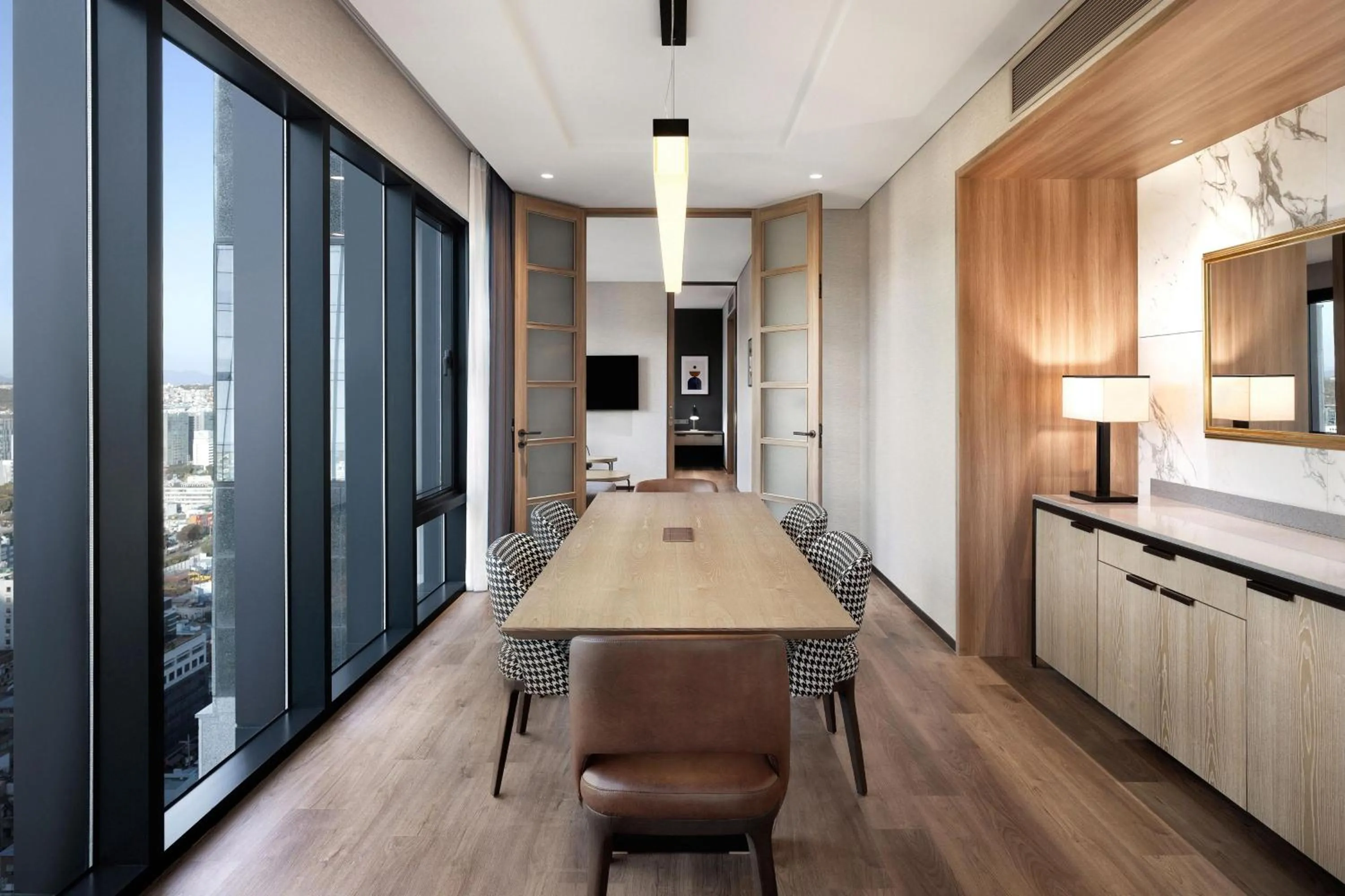 Photo of the whole room in Four Points by Sheraton Josun, Seoul Myeongdong