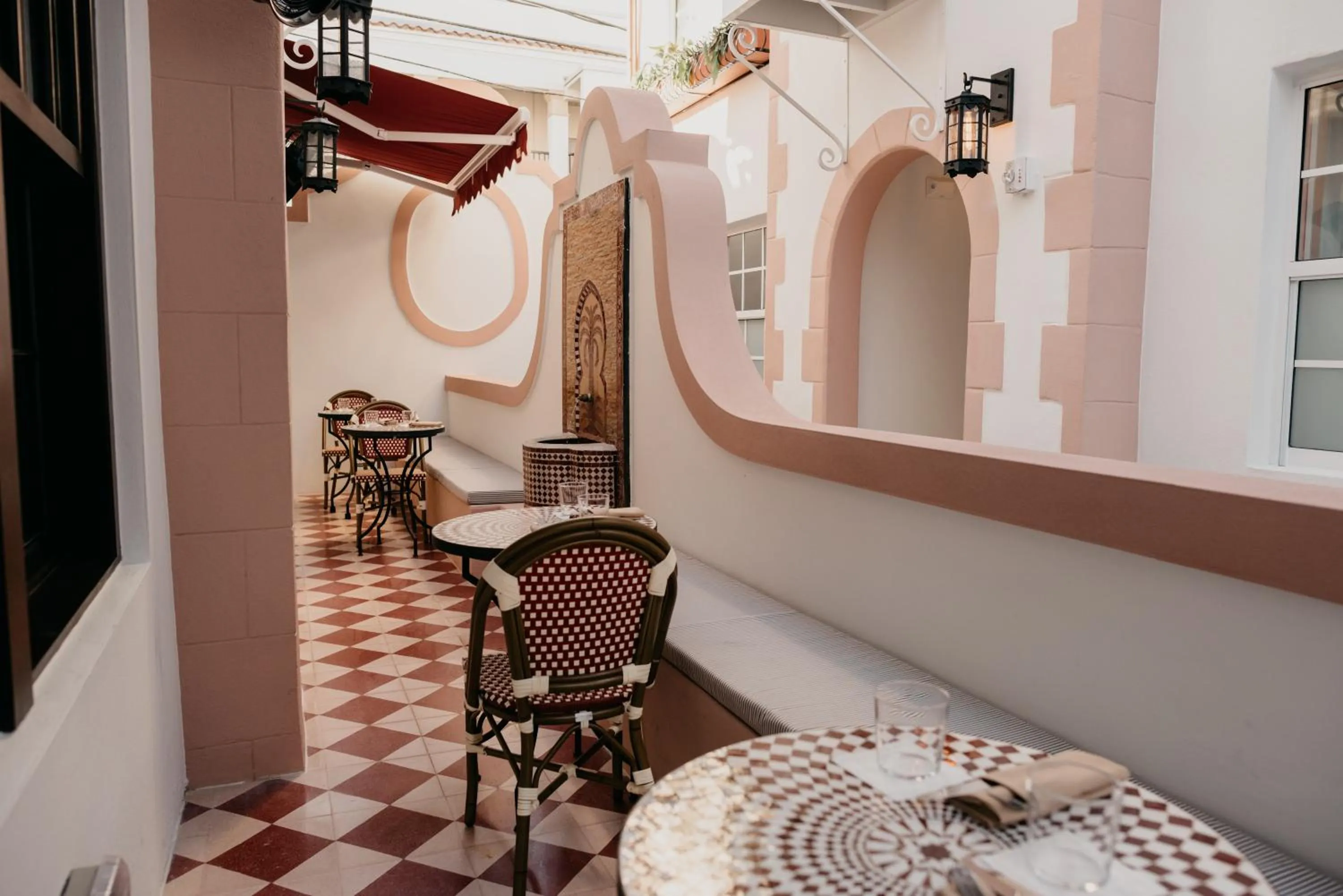 Restaurant/places to eat in Esme Miami Beach