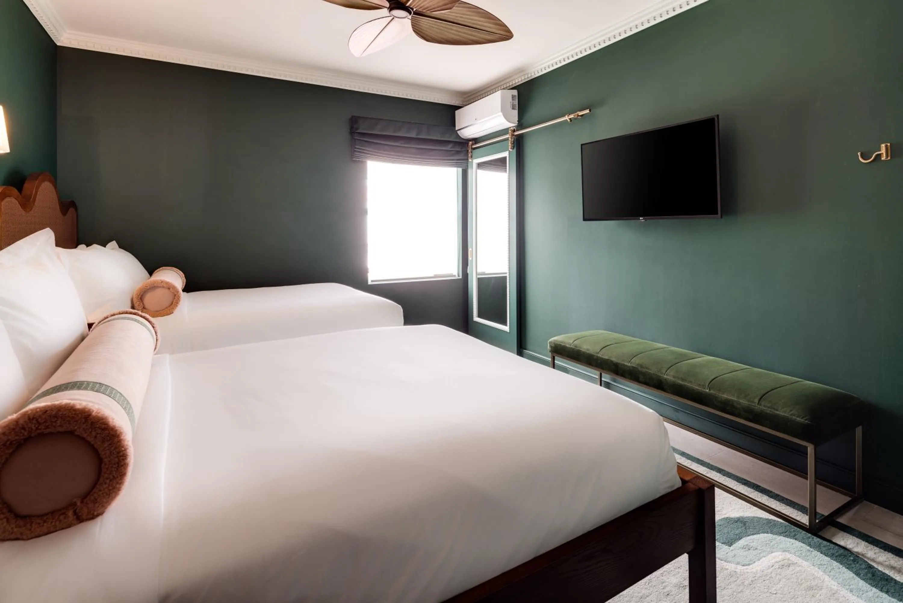 TV and multimedia, Bed in Esme Miami Beach