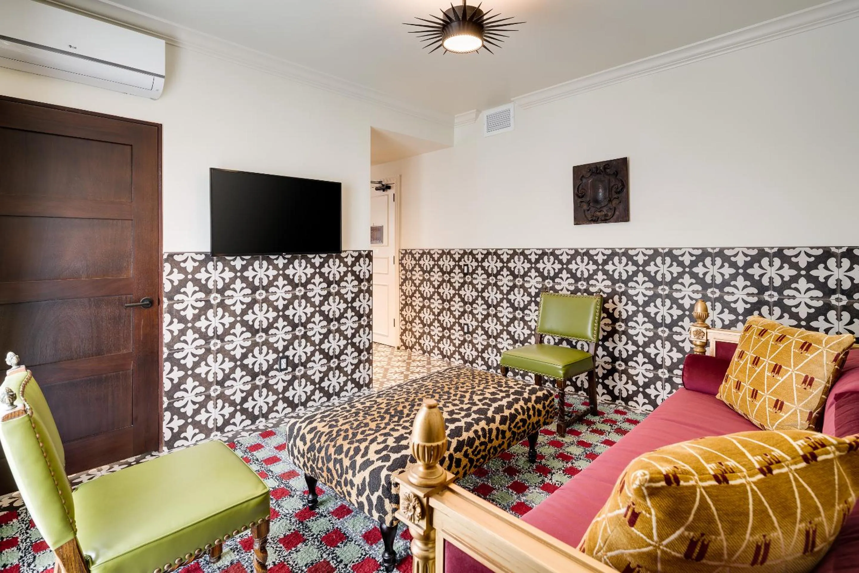 TV and multimedia in Esme Miami Beach