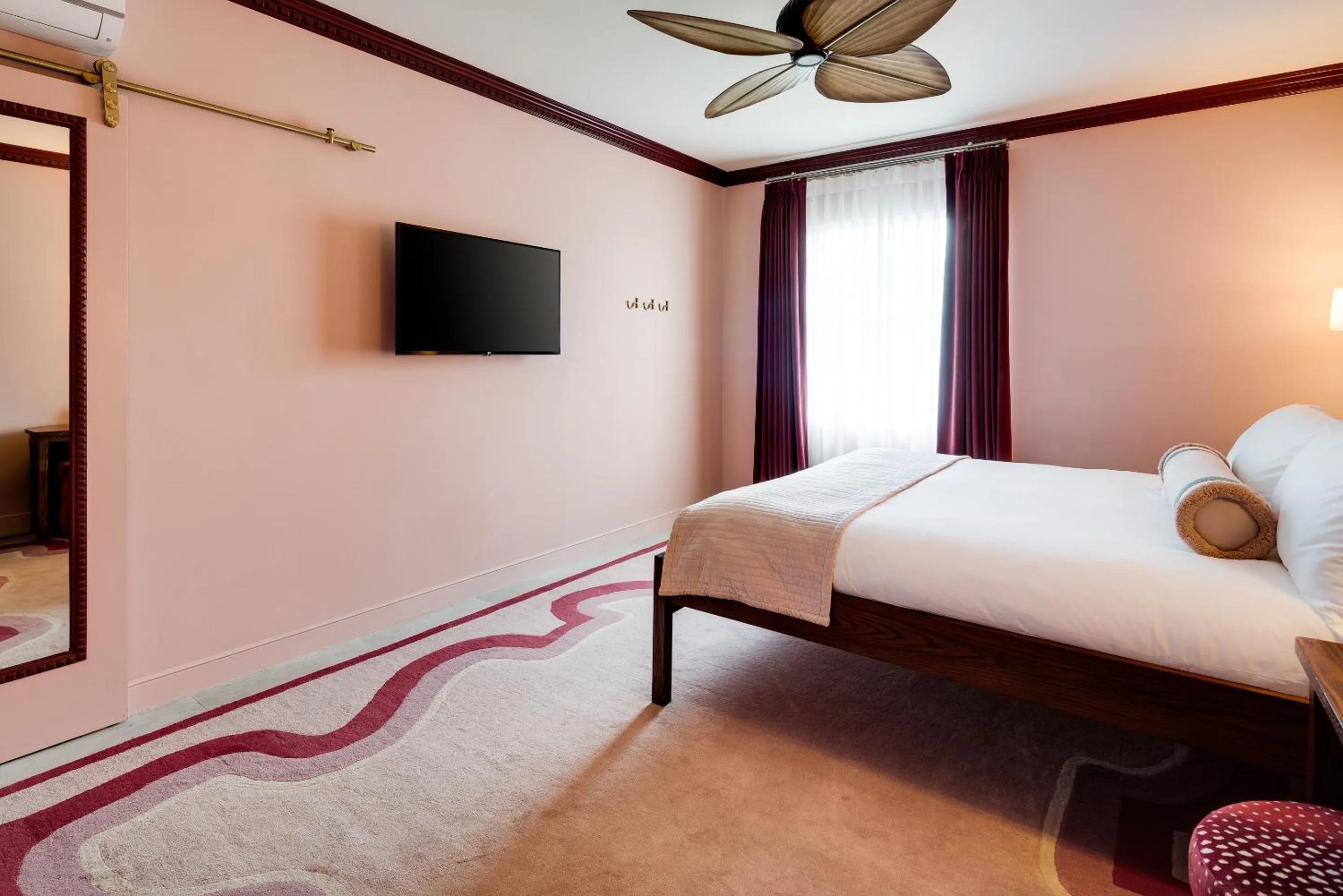 Bed in Esme Miami Beach