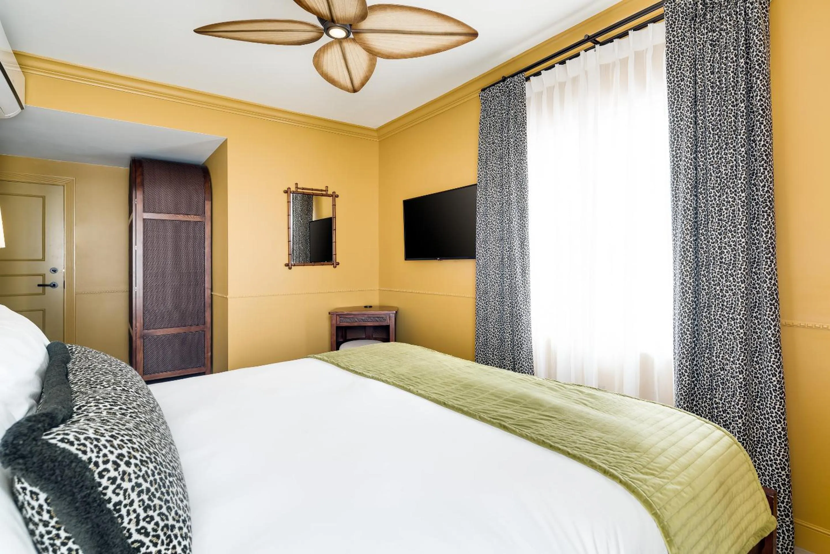 Bed in Esme Miami Beach