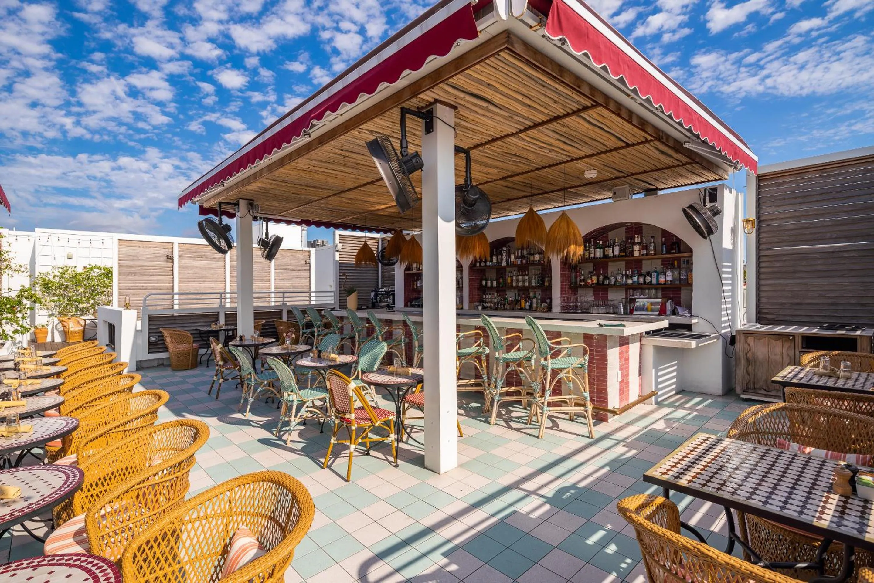 Restaurant/places to eat in Esme Miami Beach