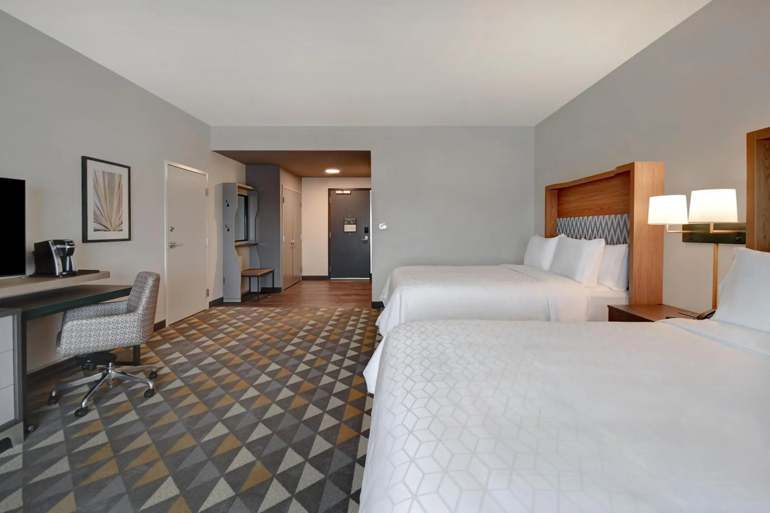 Premium Queen Room with Two Queen Beds - Communications Accessible in Holiday Inn - Erie by IHG Premium Queen Room with Two Queen Beds - Communications Accessible in Holiday Inn - Erie by IHG