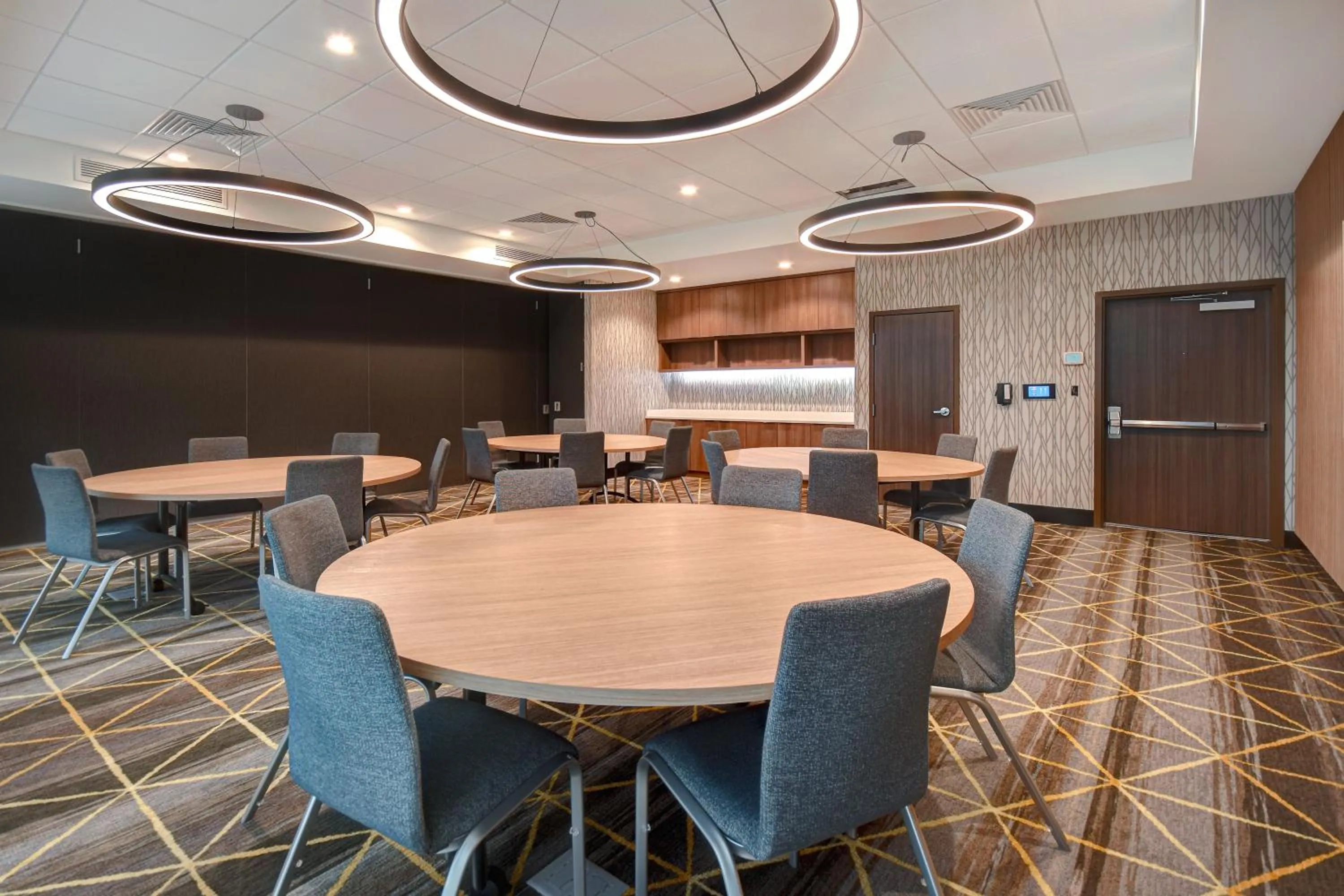 Meeting/conference room in Holiday Inn - Erie by IHG