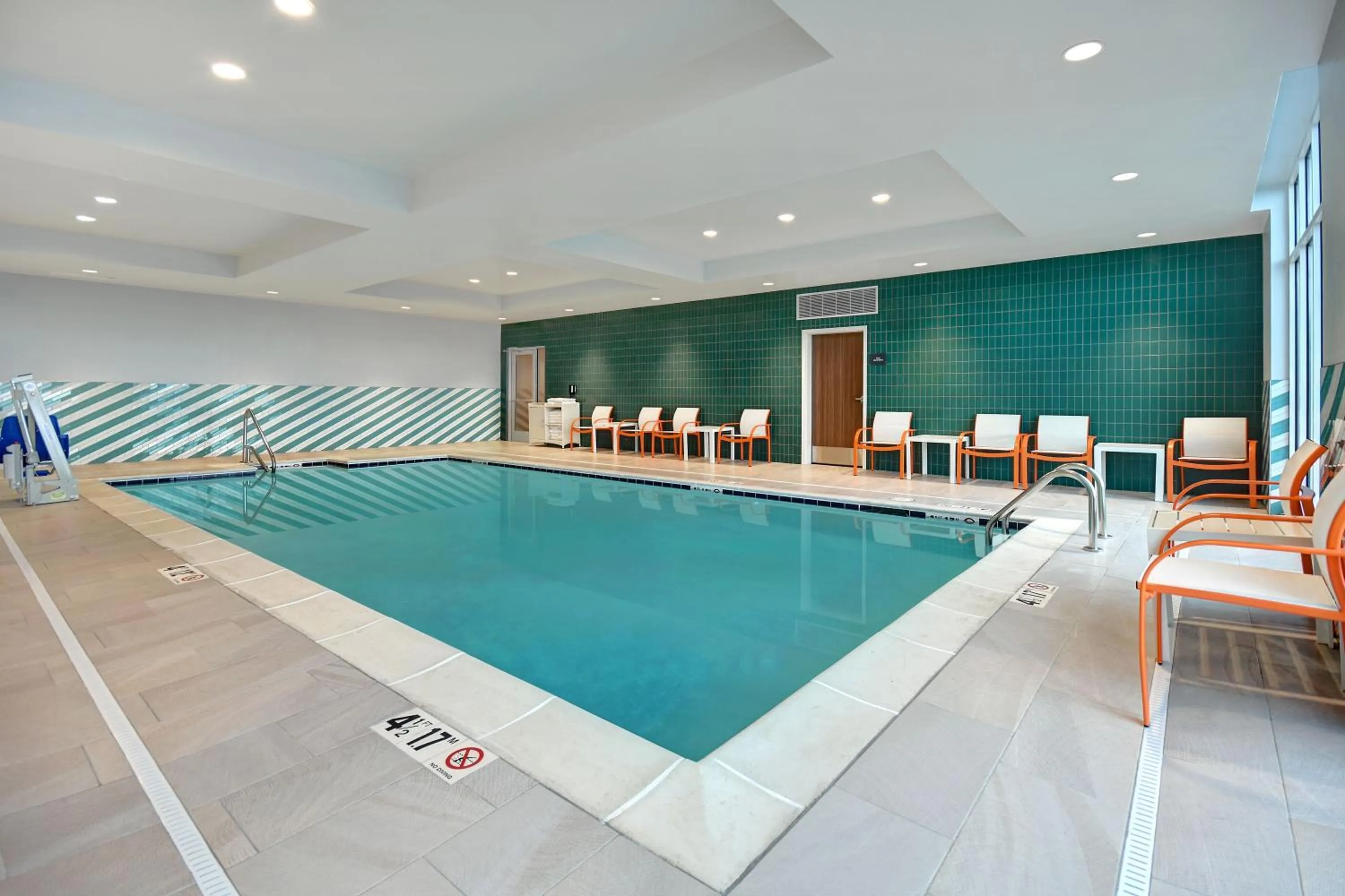 Swimming pool in Holiday Inn - Erie by IHG