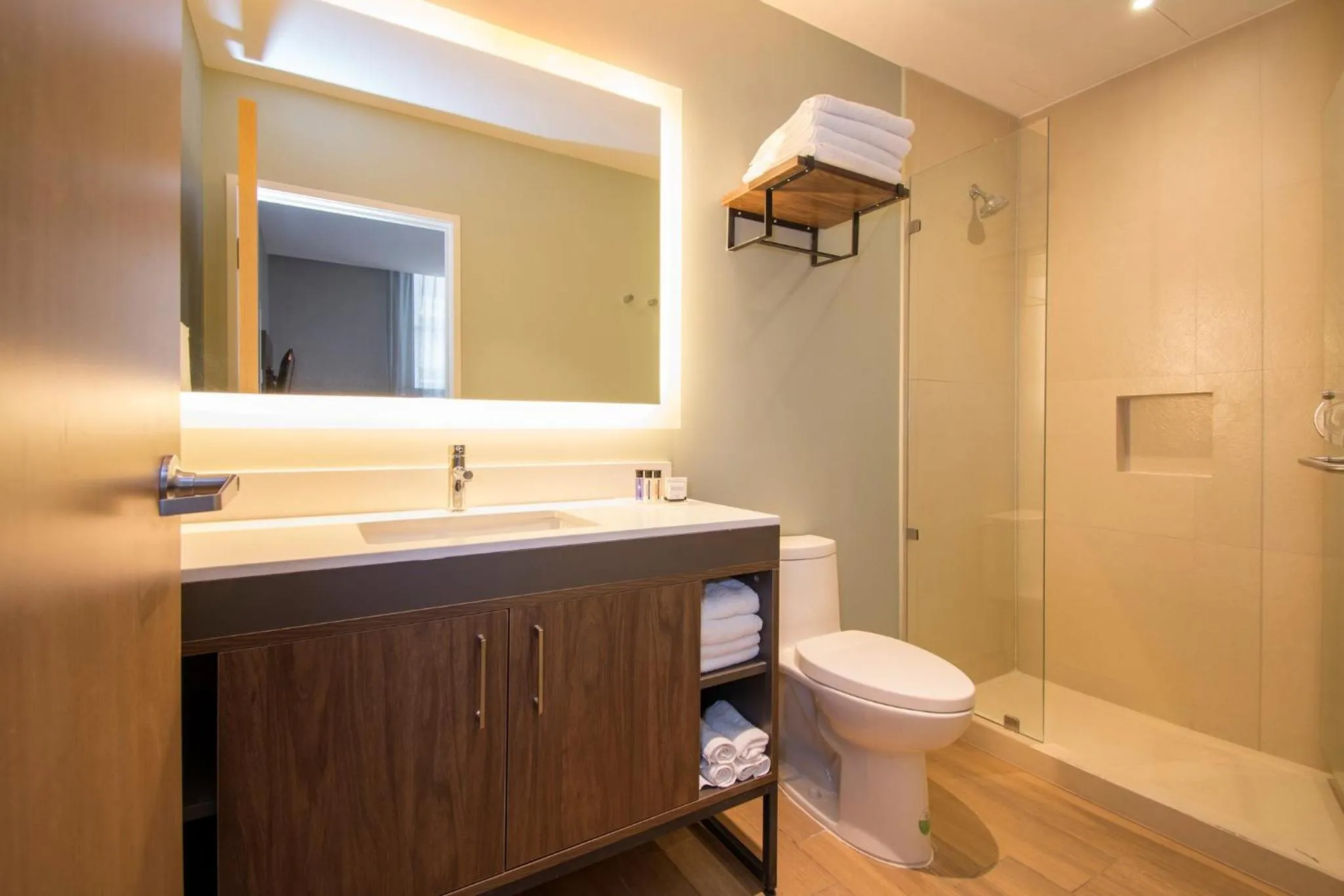 Photo of the whole room in Staybridge Suites - Guadalajara Novena by IHG