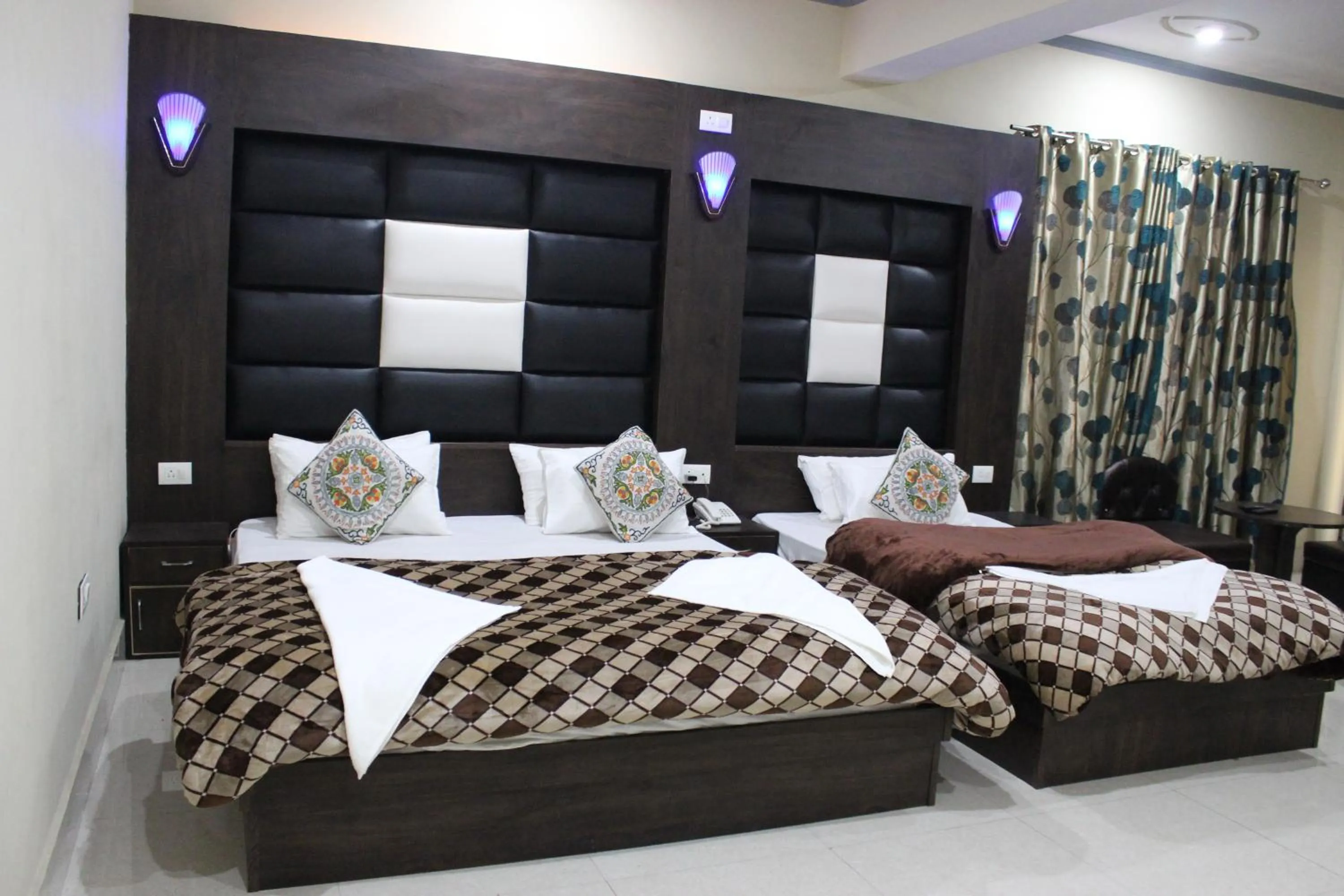 Bedroom, Bed in Hotel Samar