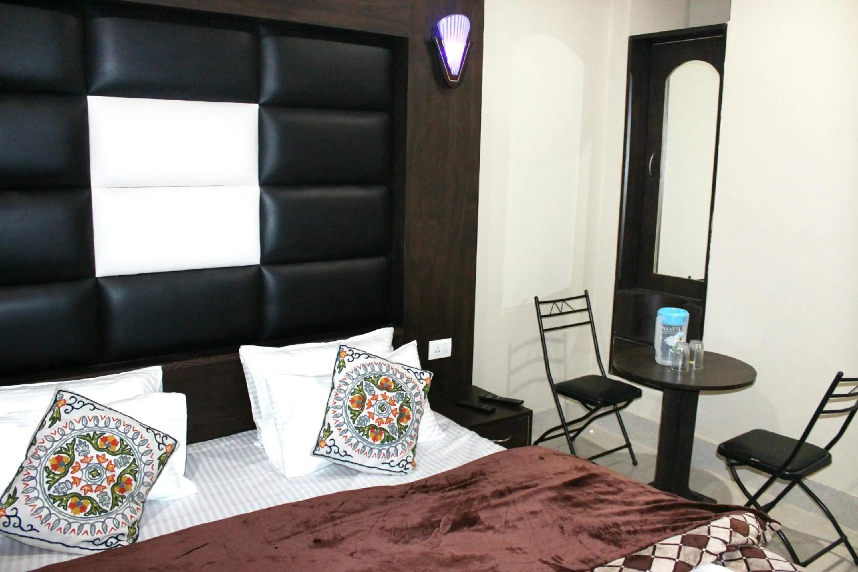 Bedroom, Bed in Hotel Samar