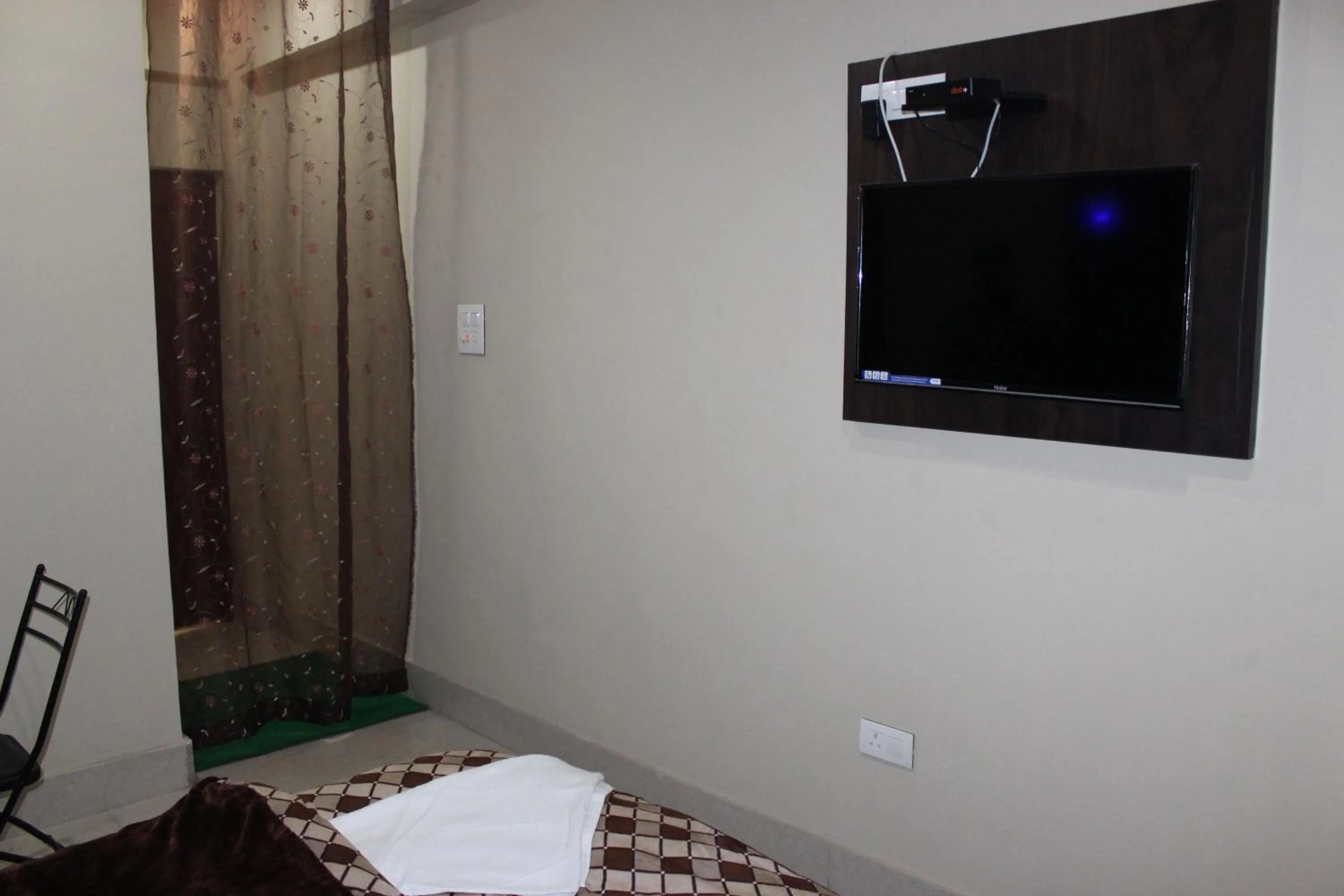 TV and multimedia, Bed in Hotel Samar