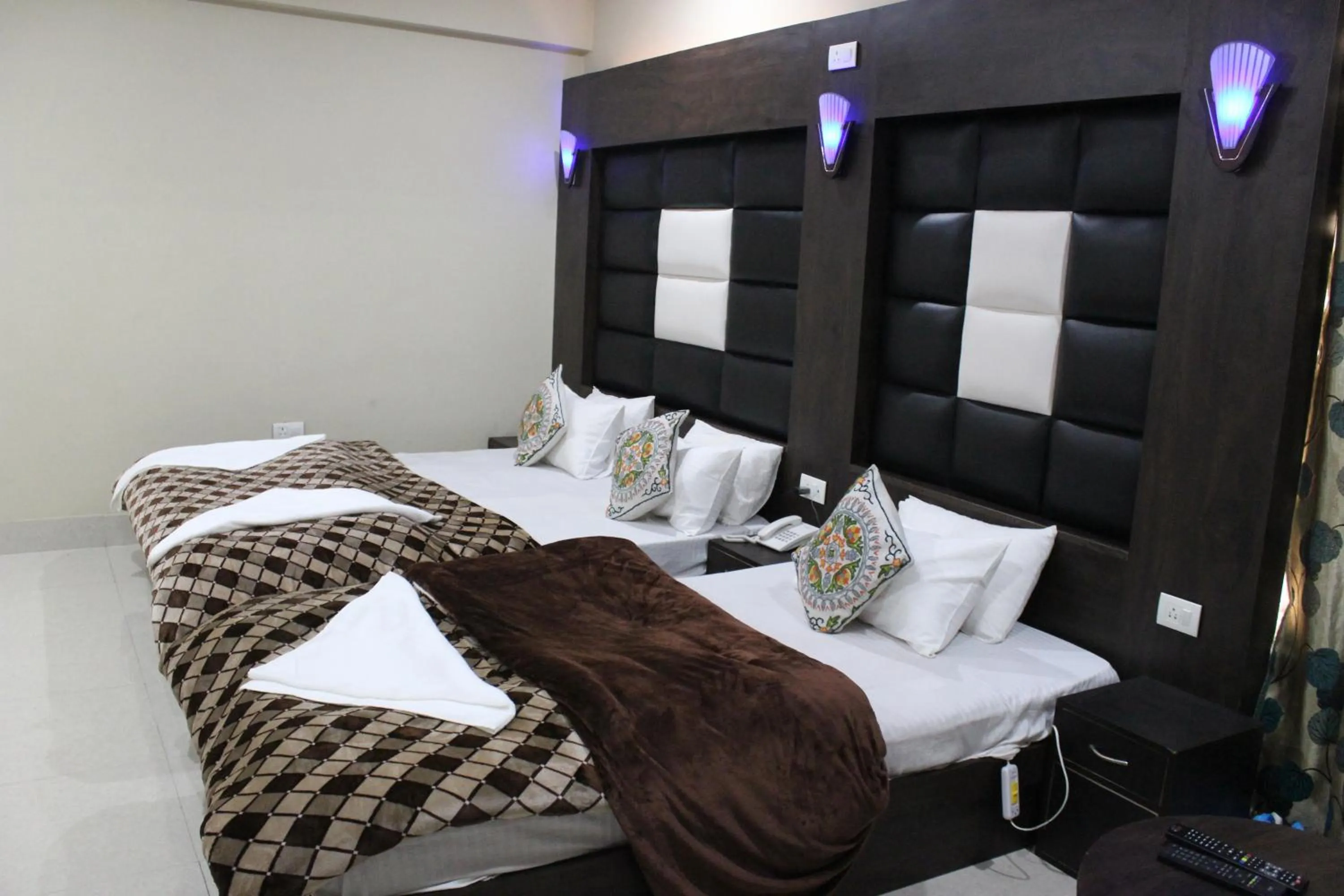 Bedroom, Bed in Hotel Samar