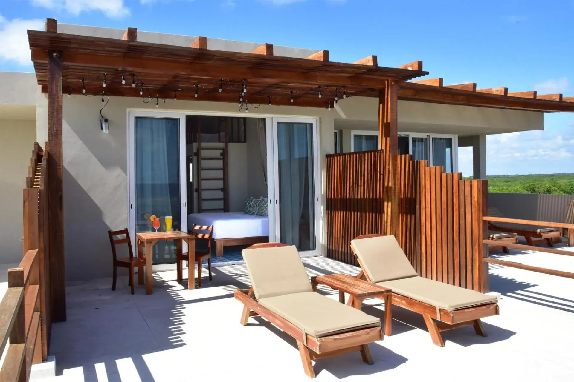 King Suite in Noah Beach Hotel & Suites King Suite in Noah Beach Hotel & Suites