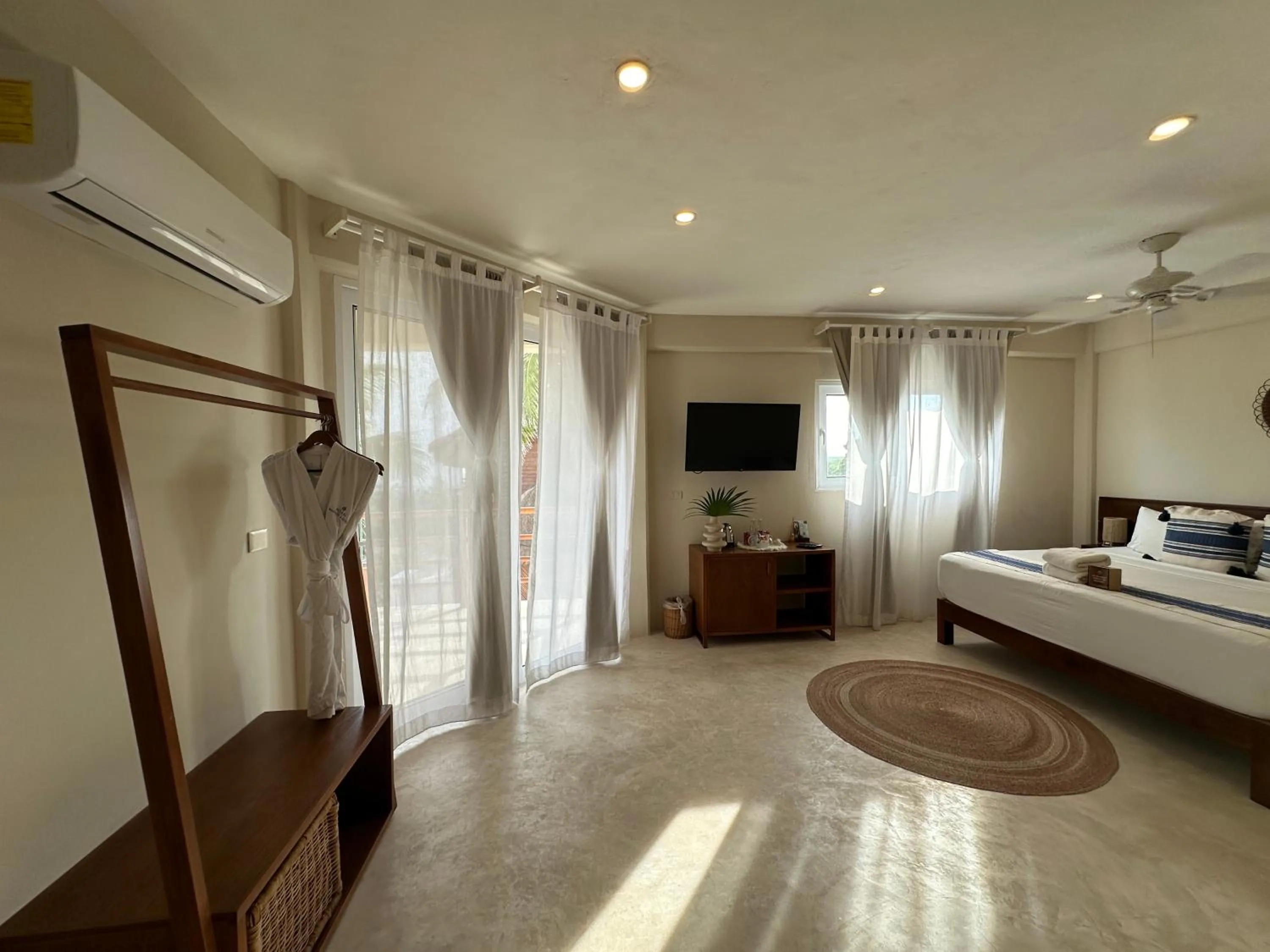 Photo of the whole room, Bed in Noah Beach Hotel & Suites