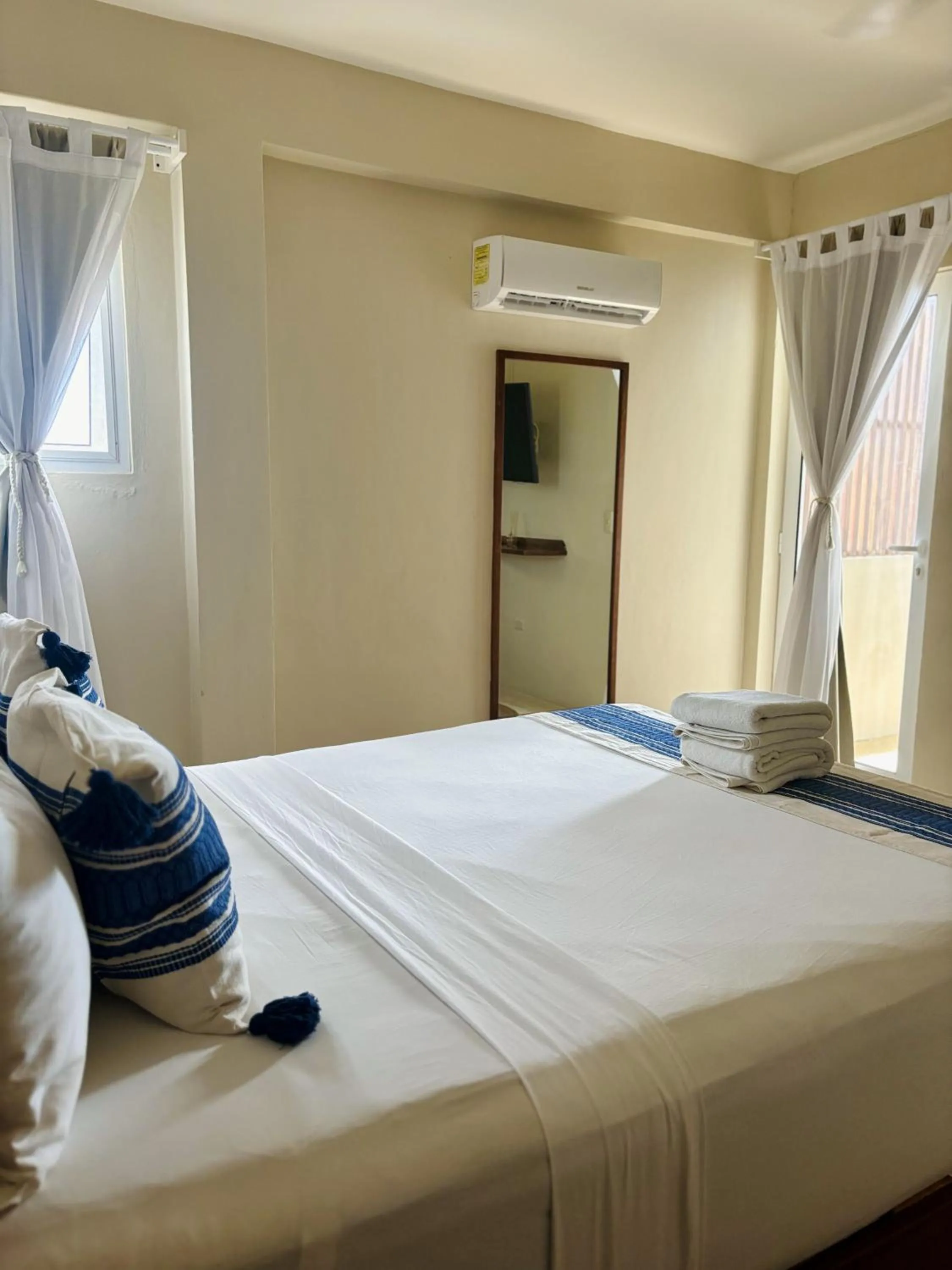 Bedroom, Bed in Noah Beach Hotel & Suites