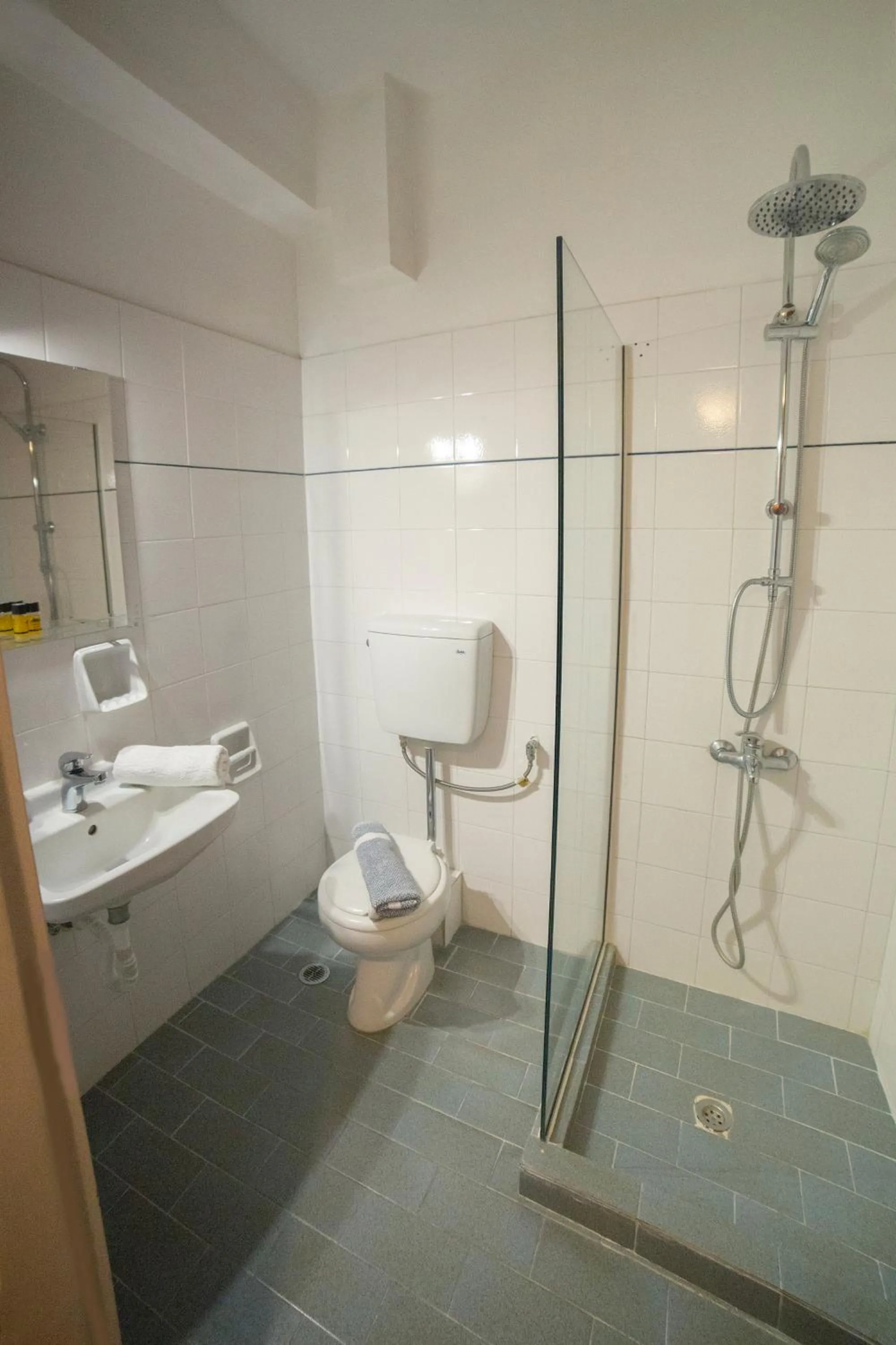 Bathroom in Κastro Ηotel