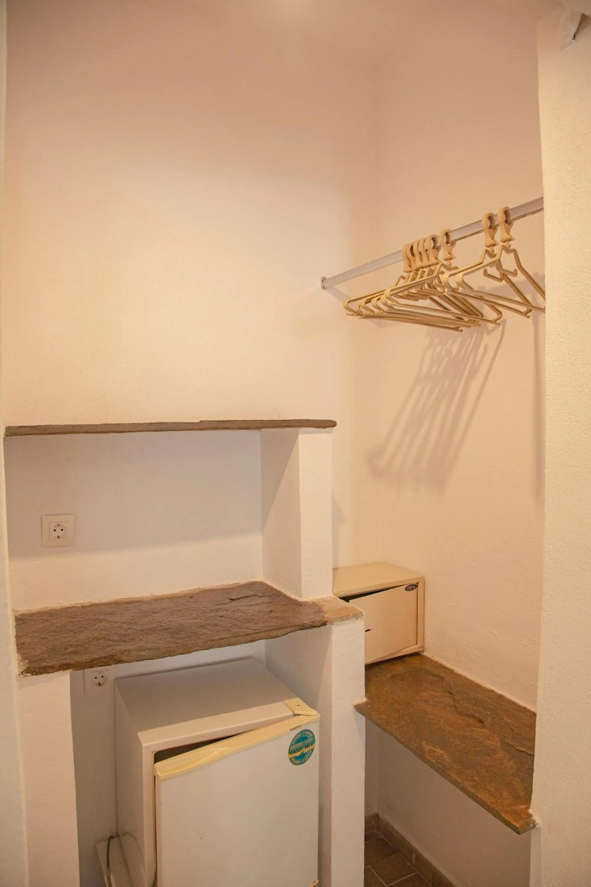wardrobe in Κastro Ηotel