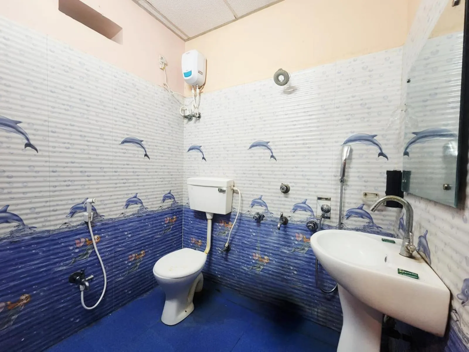 Shower in Resort Garden Retreat Seaview