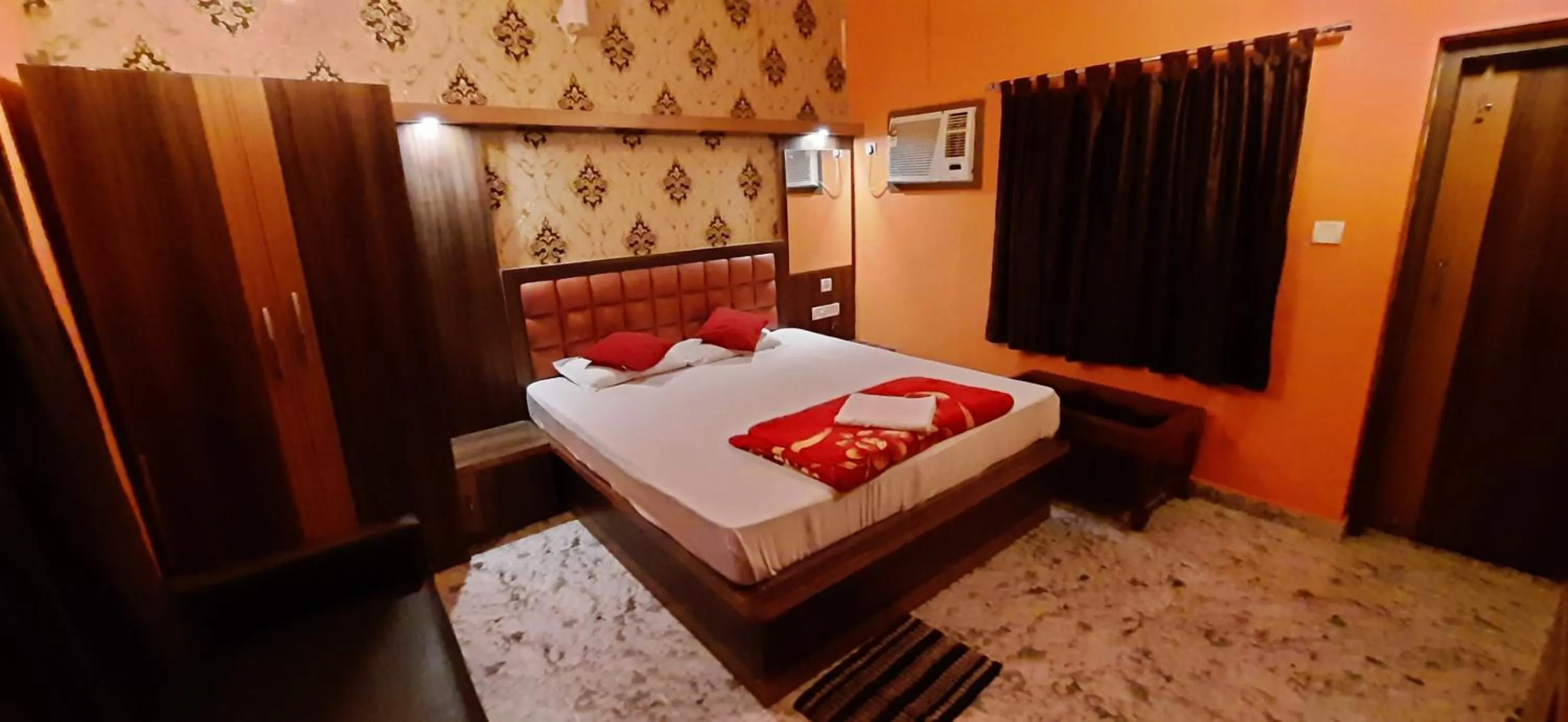 Bedroom, Bed in Resort Garden Retreat Seaview