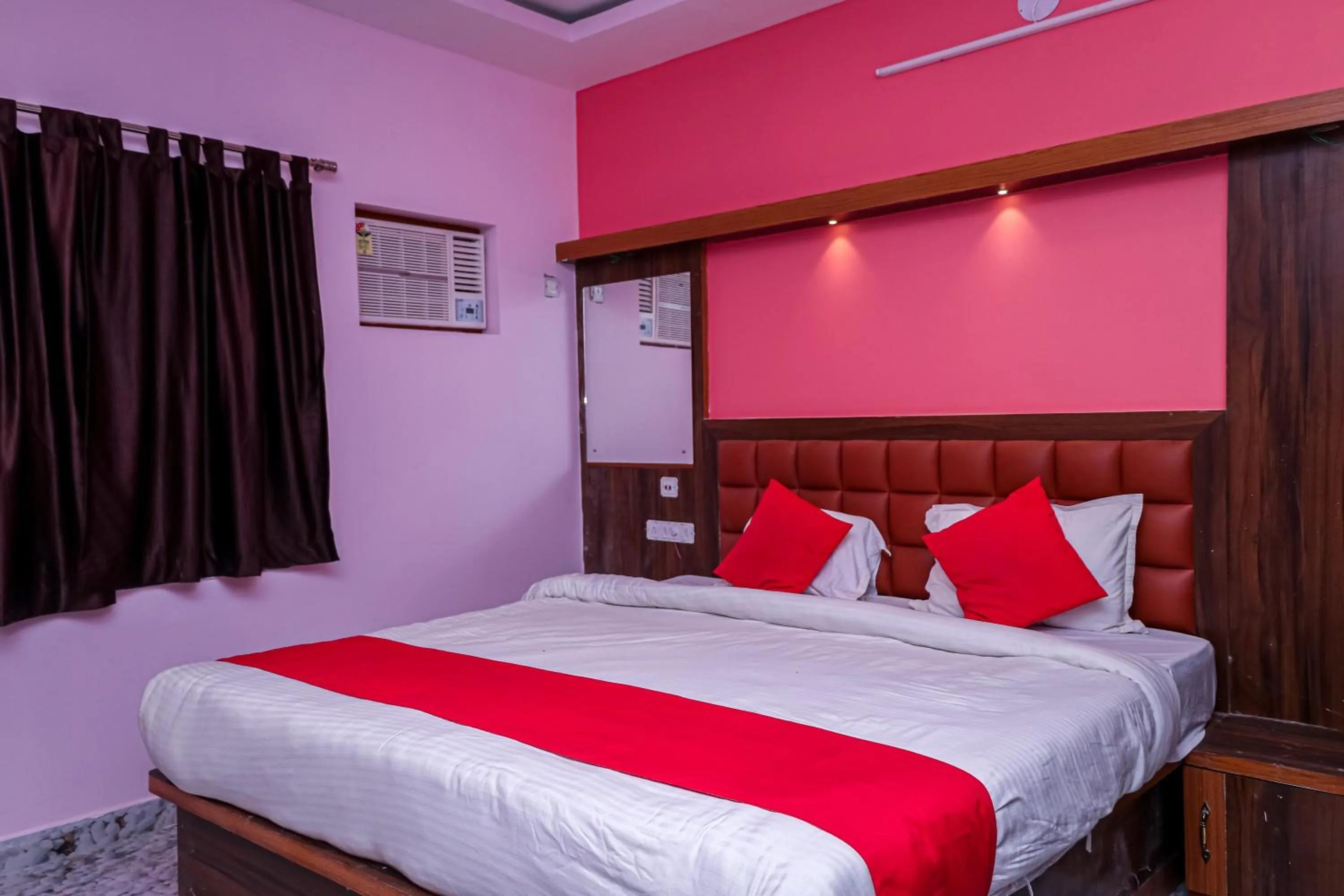 Bed in Resort Garden Retreat Seaview