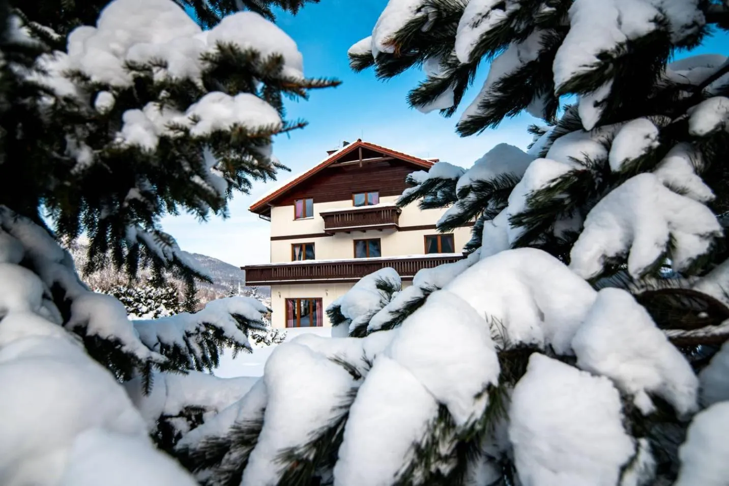 Property building in Przystanek Góry