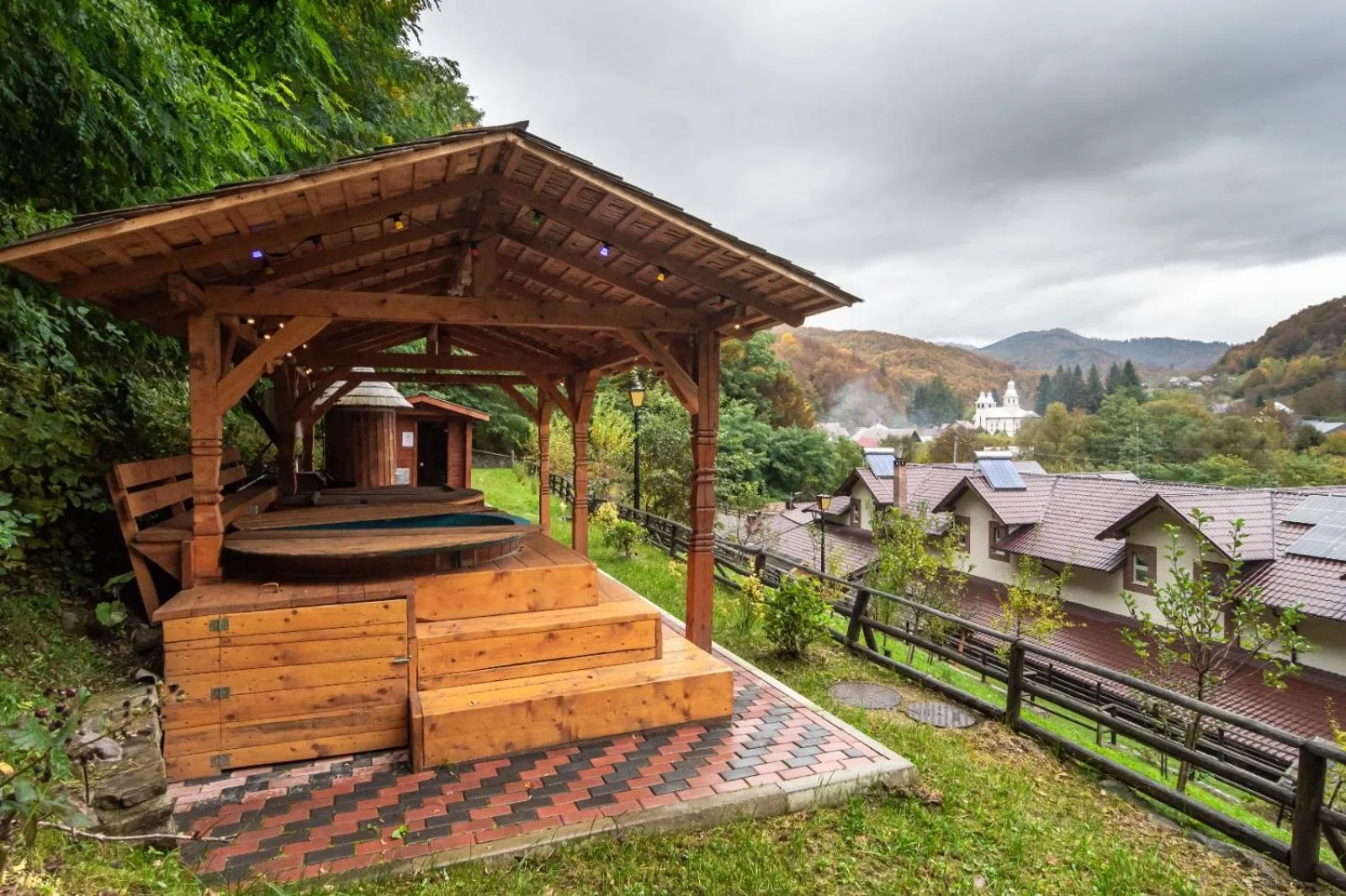 Garden view in Pensiunea Popas Pop, Strambu-Baiut, Maramures