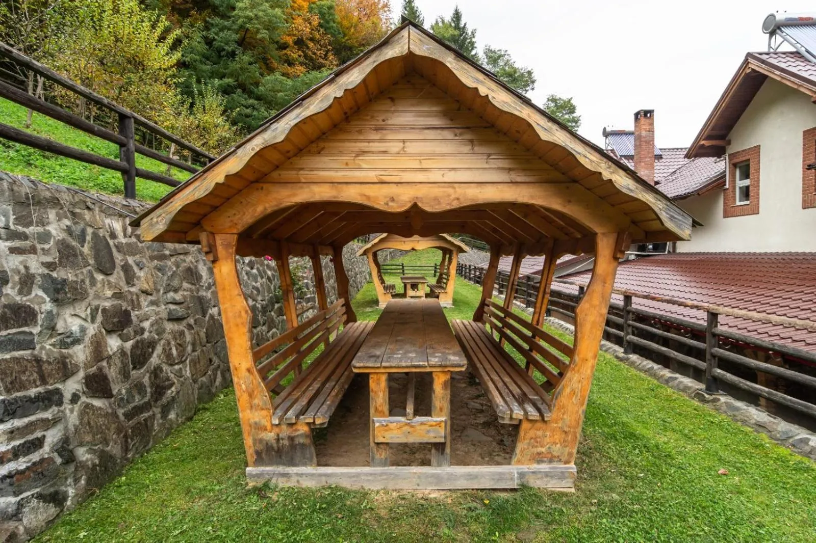 Garden in Pensiunea Popas Pop, Strambu-Baiut, Maramures