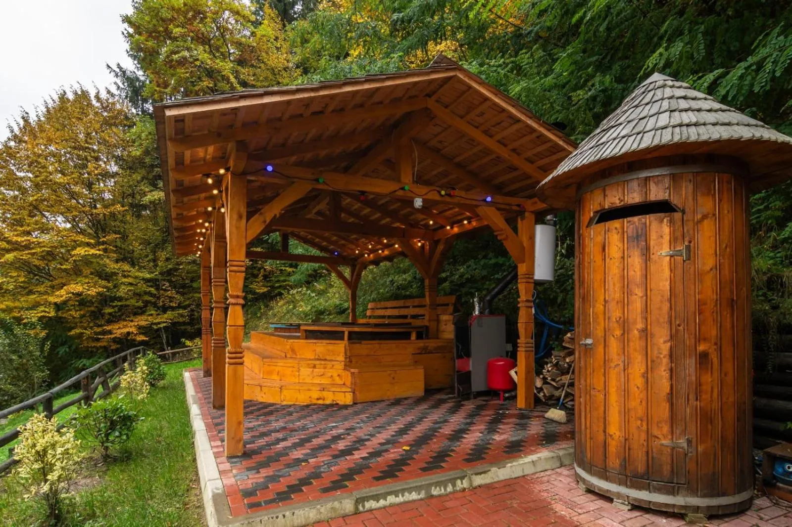 Garden view in Pensiunea Popas Pop, Strambu-Baiut, Maramures