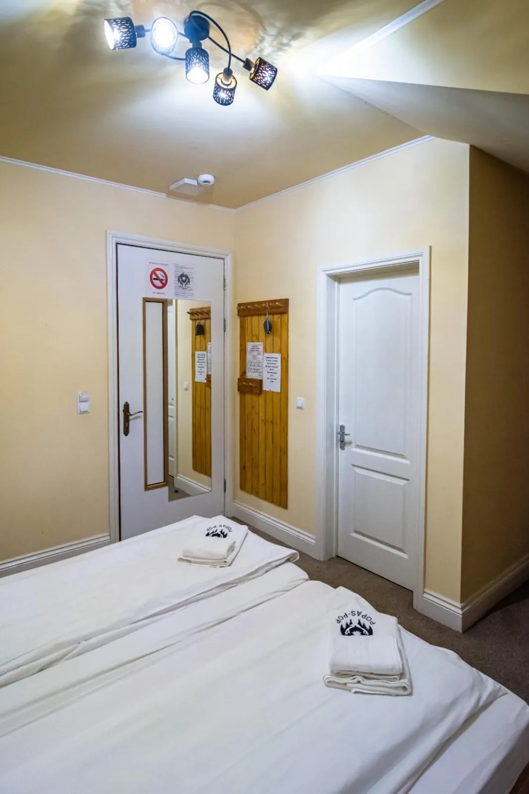 Photo of the whole room, Bed in Pensiunea Popas Pop, Strambu-Baiut, Maramures