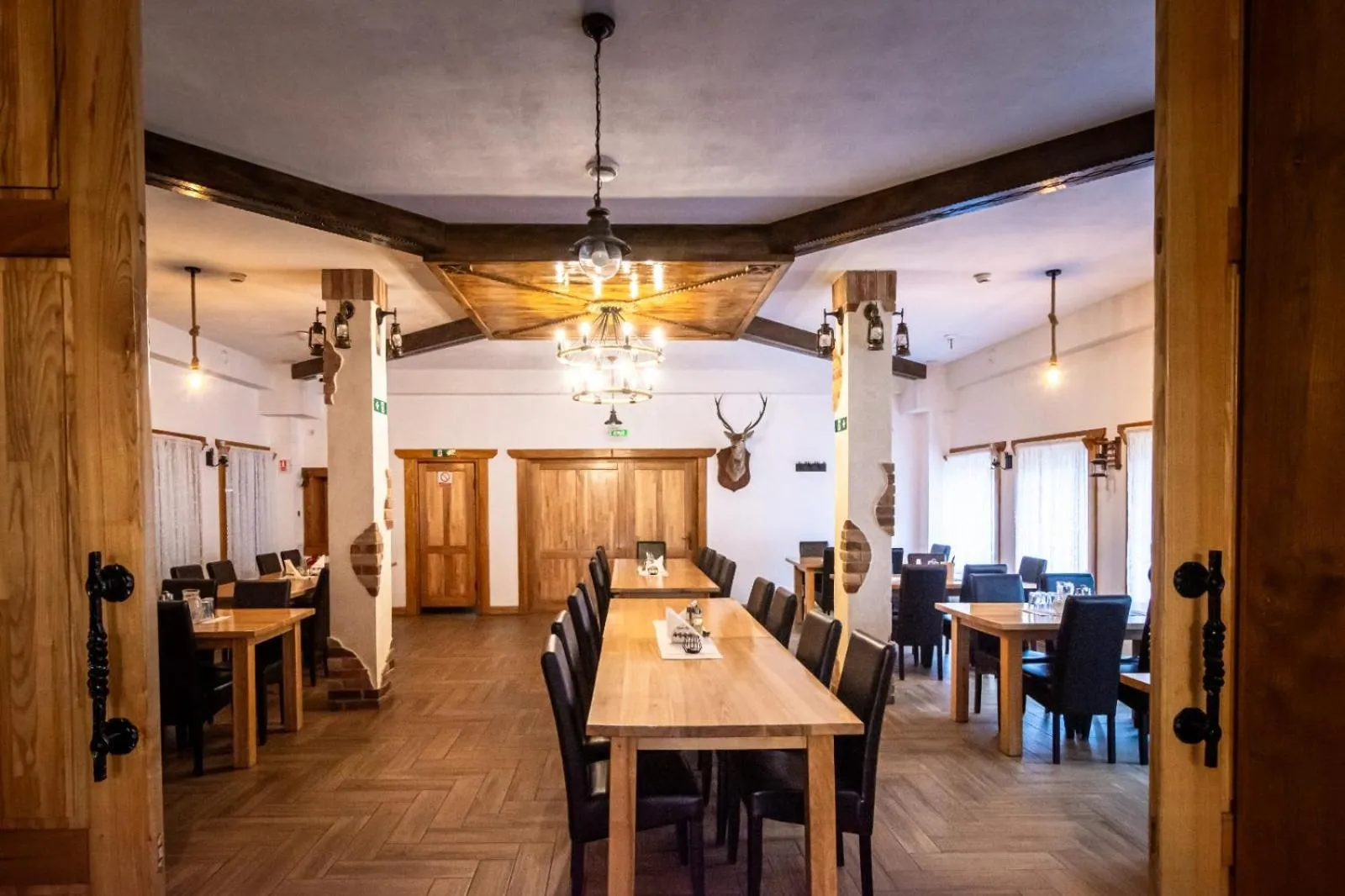 Restaurant/places to eat in Pensiunea Popas Pop, Strambu-Baiut, Maramures