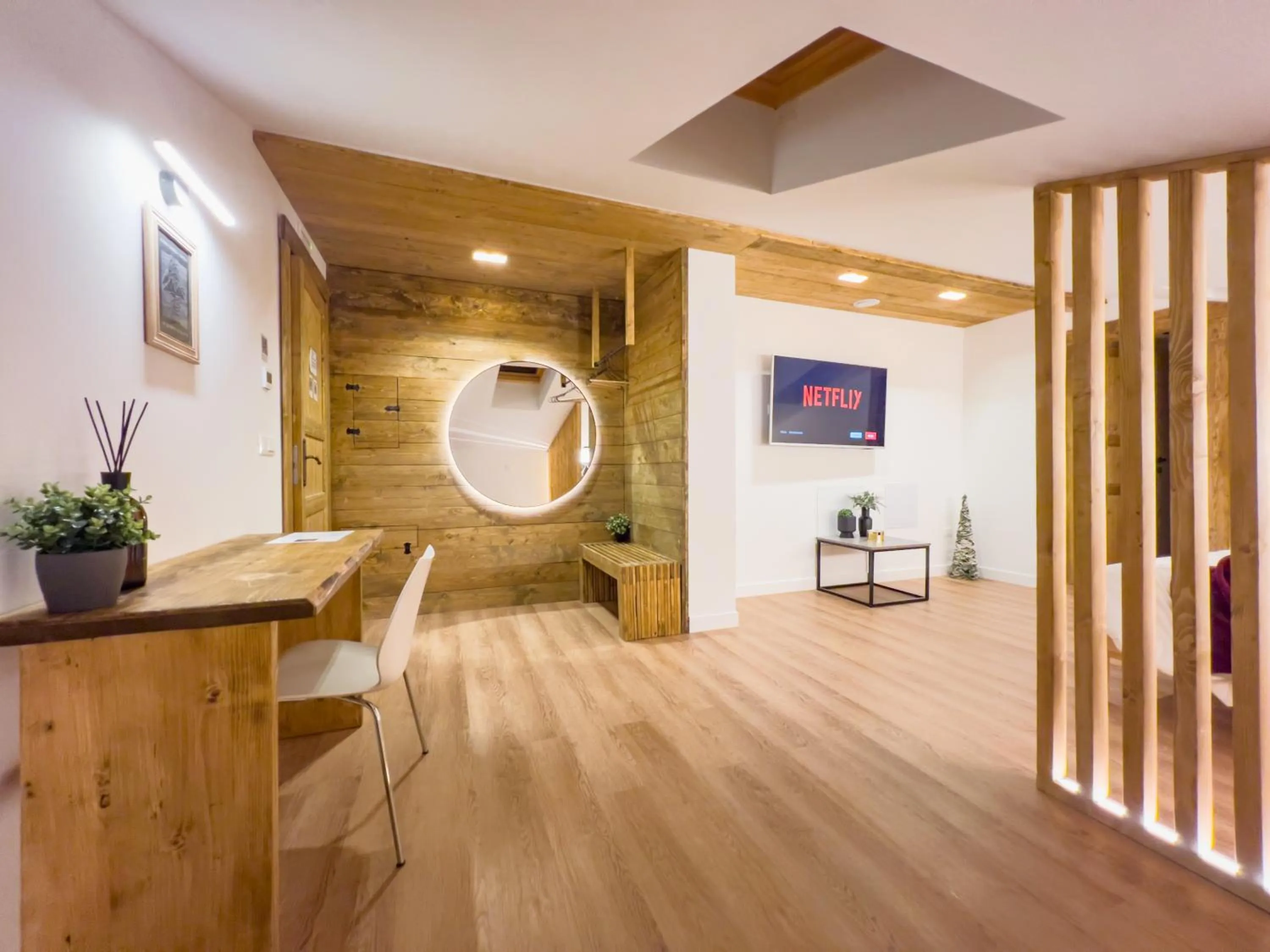 TV and multimedia, Seating Area in Wolf House BnB