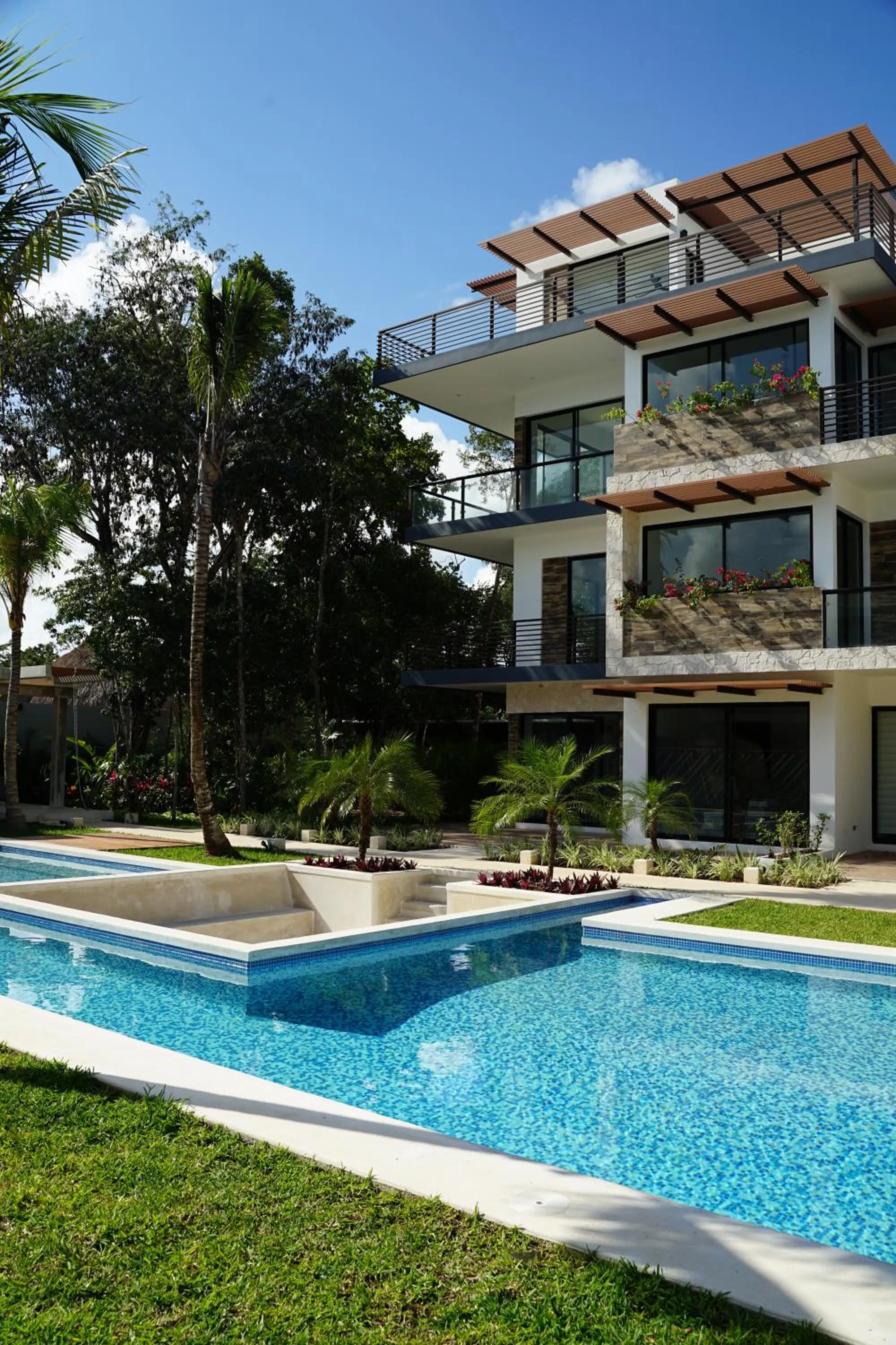 Property building in Kaanal Tulum