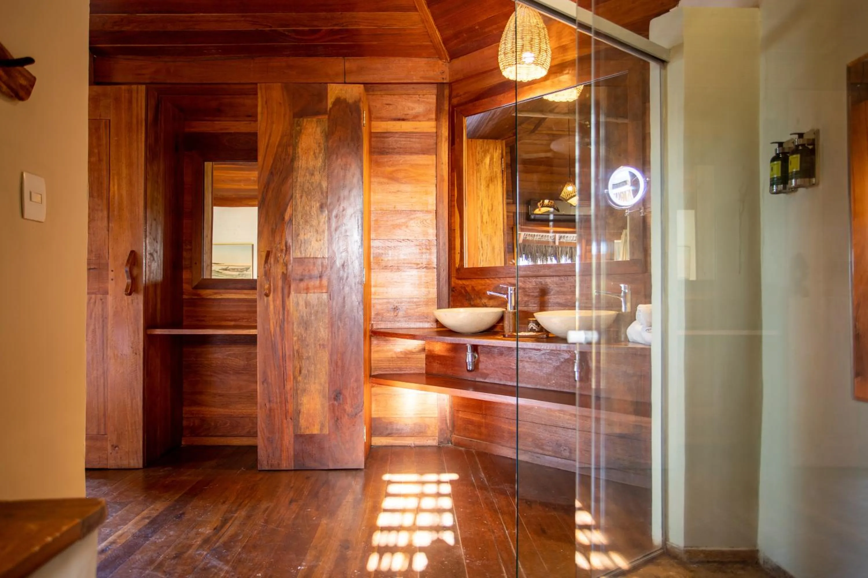 wardrobe in Hurricane Jeri