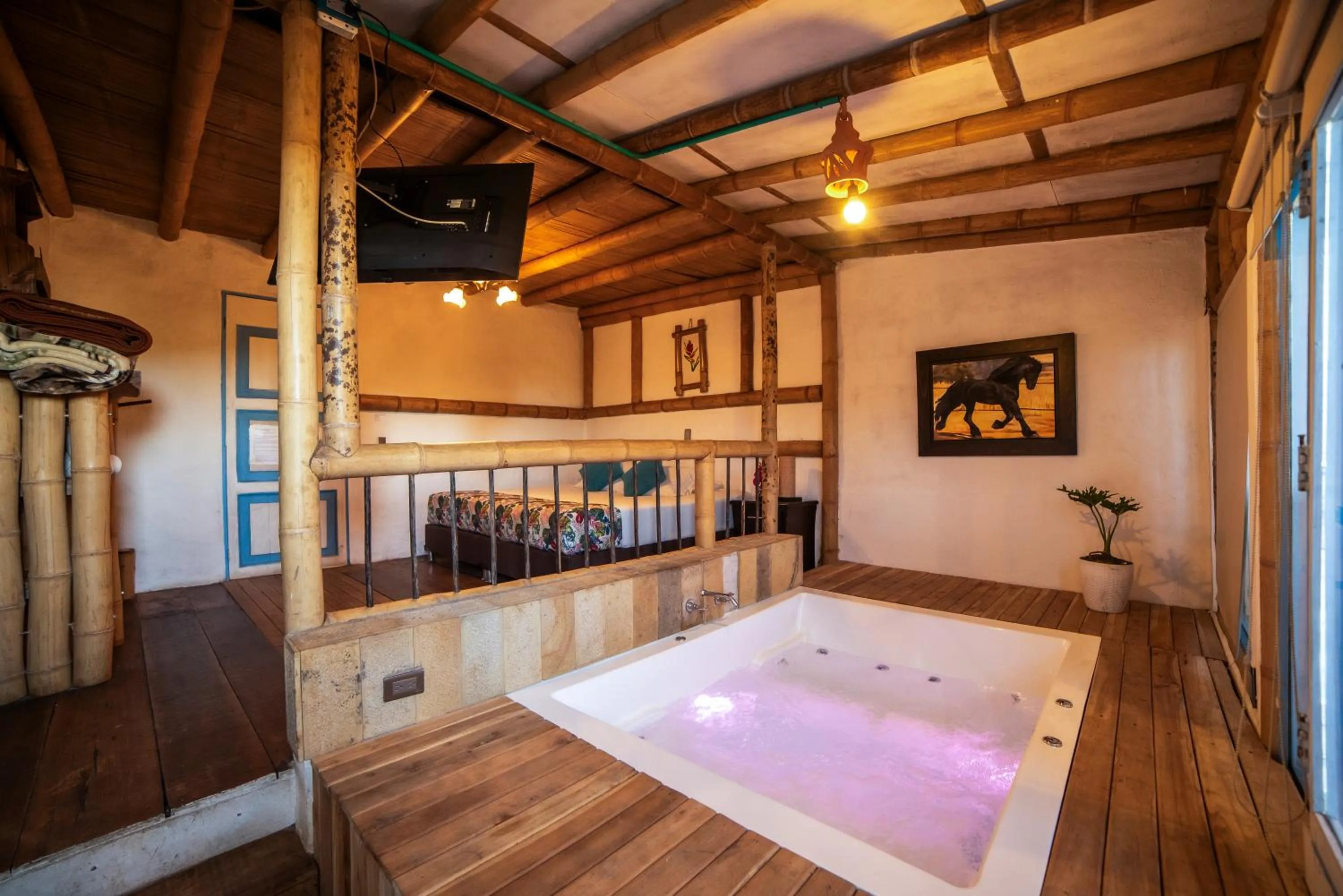 Hot Tub in Eco Hotel Terrabella