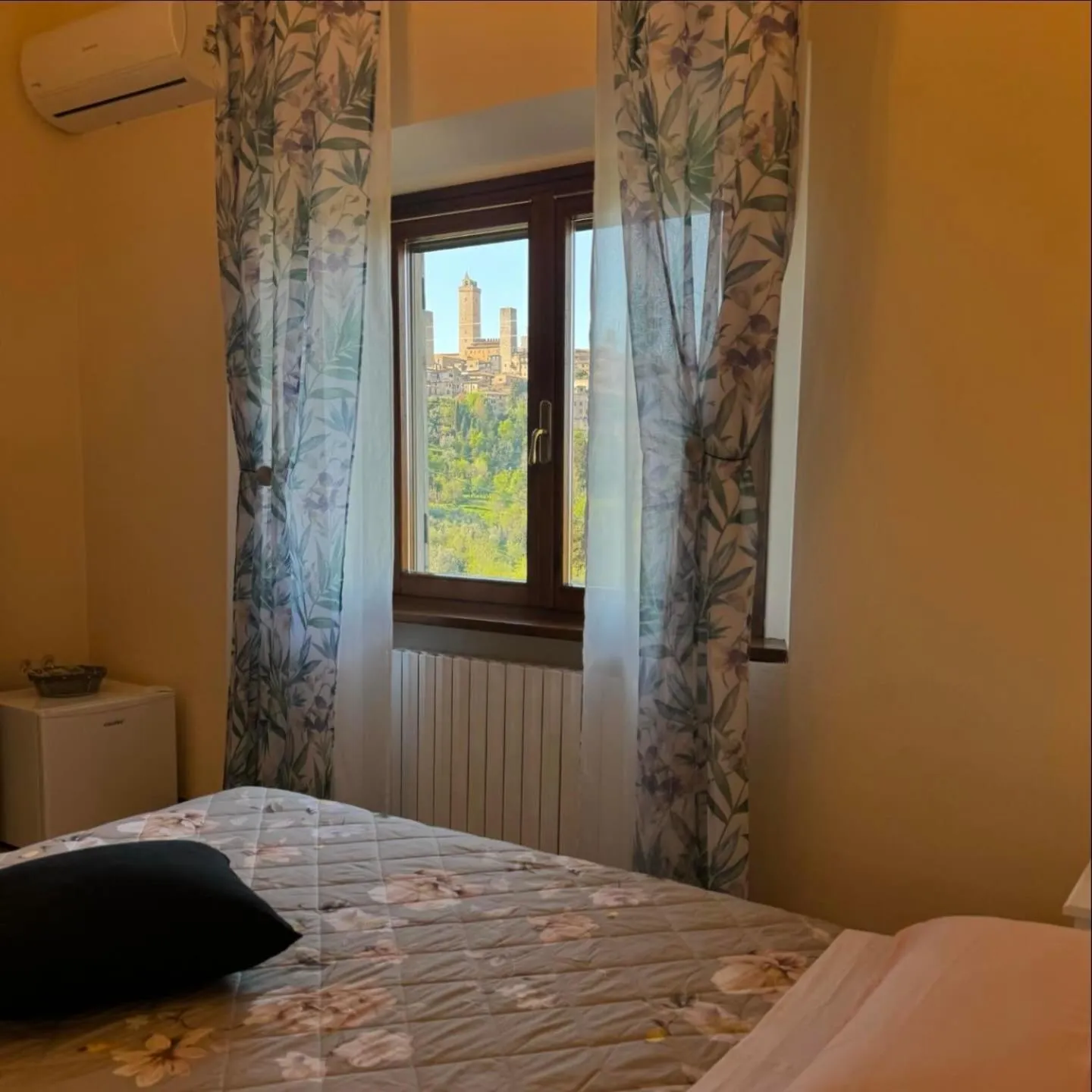 Property building, Bed in B&B Il Fienile San Gimignano