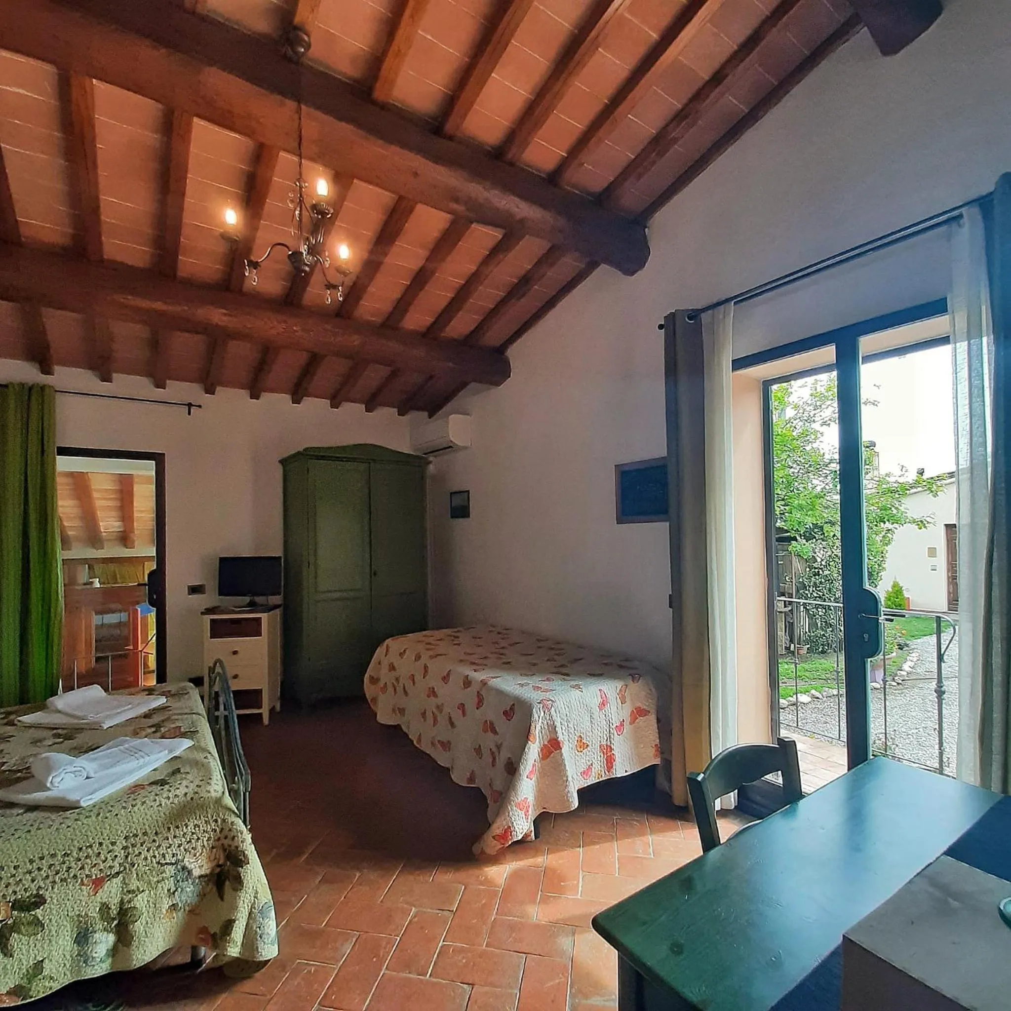 Bed in B&B Il Fienile San Gimignano