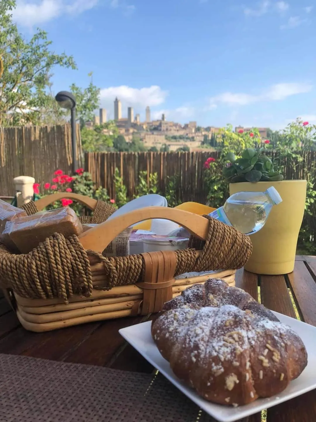 Garden in B&B Il Fienile San Gimignano