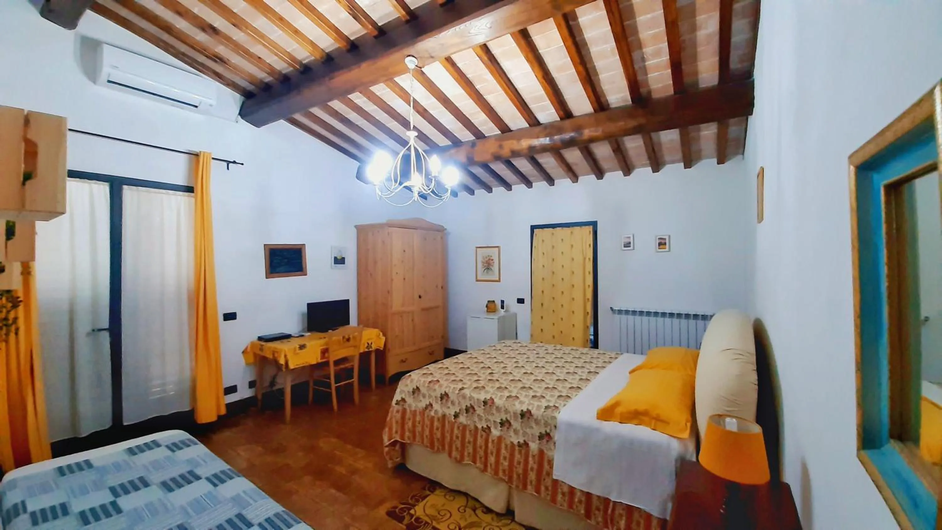 Bed in B&B Il Fienile San Gimignano