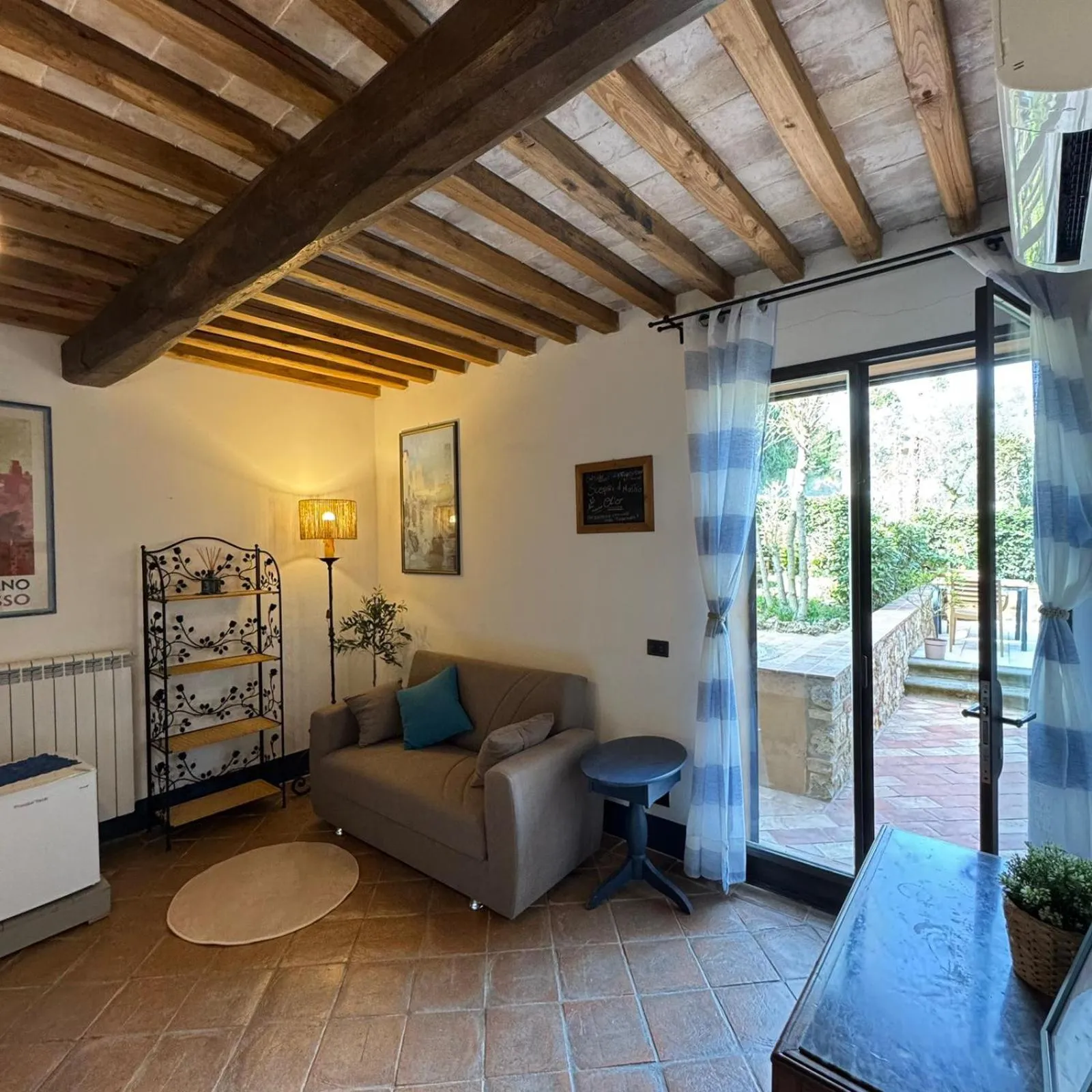 Coffee/tea facilities in B&B Il Fienile San Gimignano