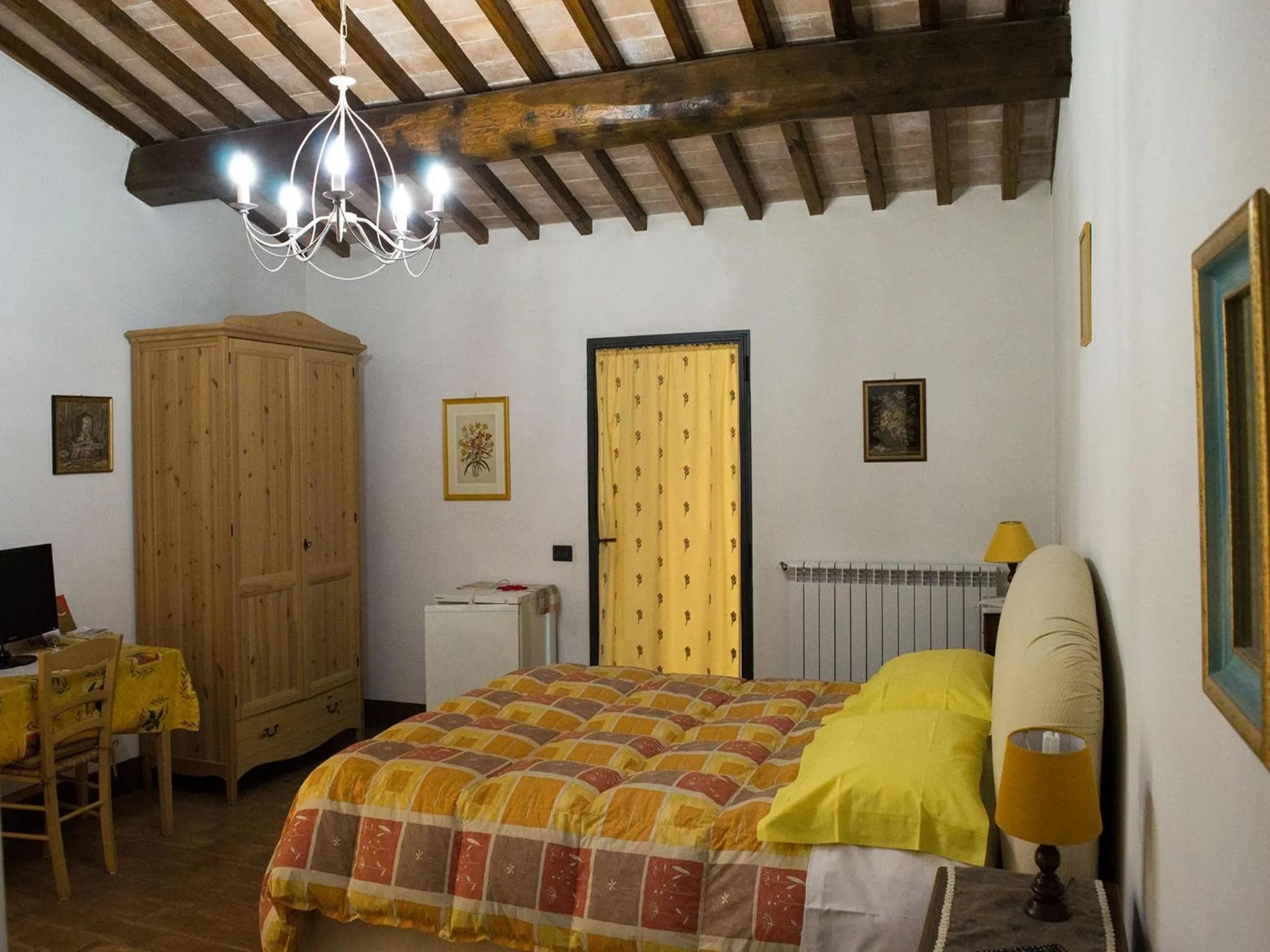 Bed in B&B Il Fienile San Gimignano
