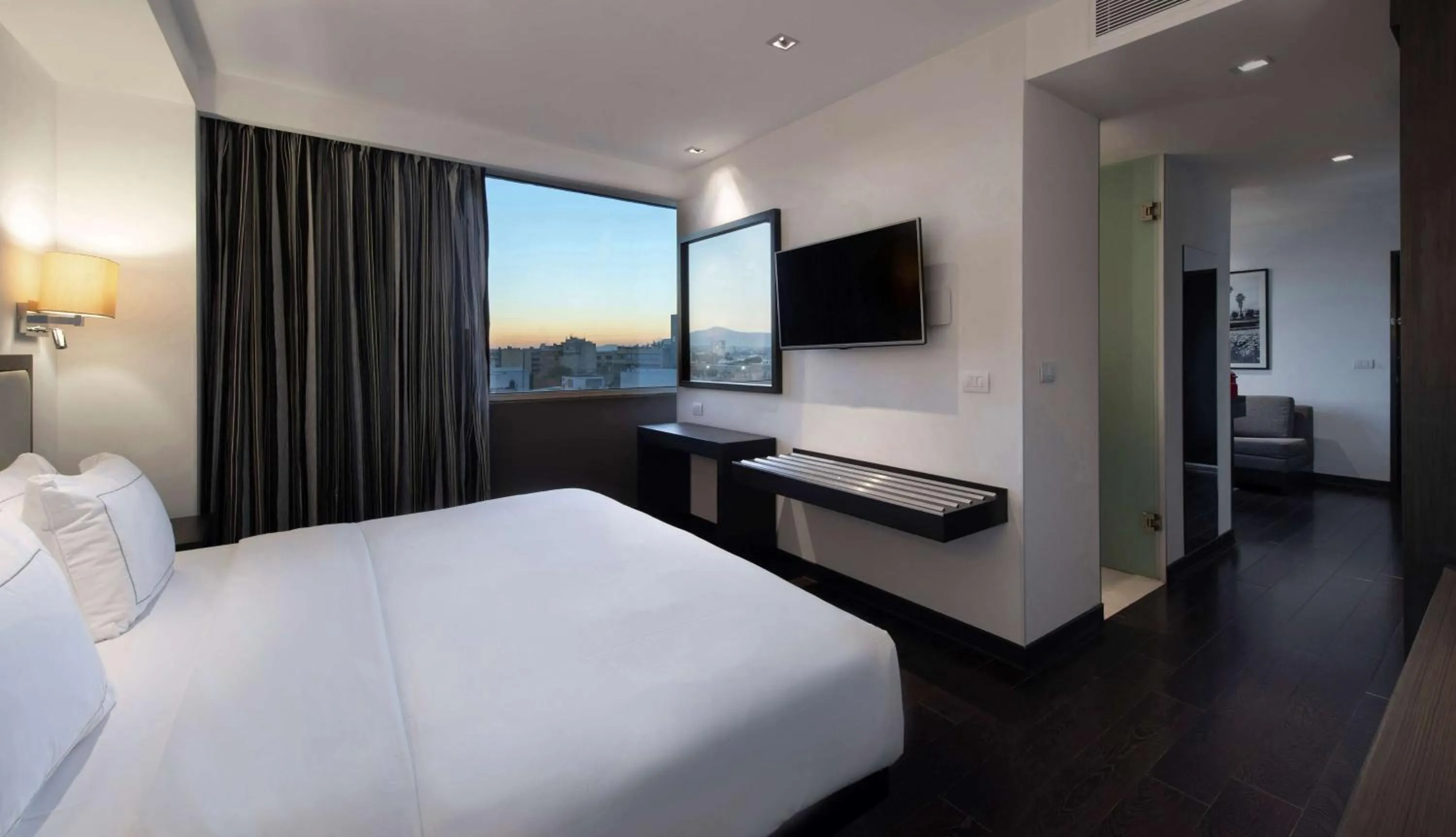 Bed in Hilton DoubleTree Guadalajara Centro Historico