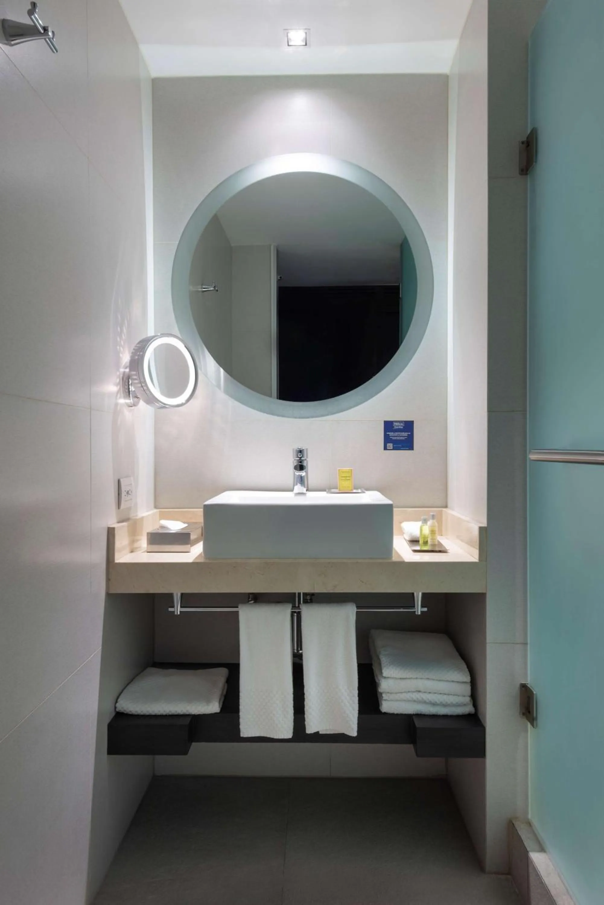 Bathroom in Hilton DoubleTree Guadalajara Centro Historico