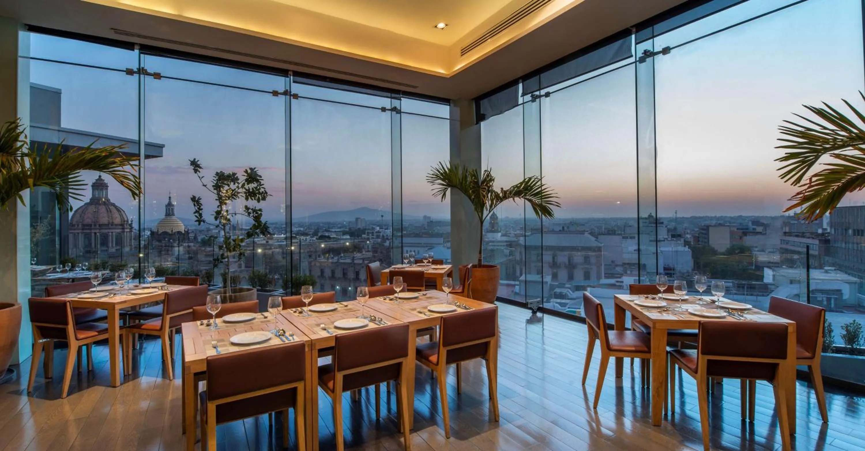 Restaurant/places to eat in Hilton DoubleTree Guadalajara Centro Historico