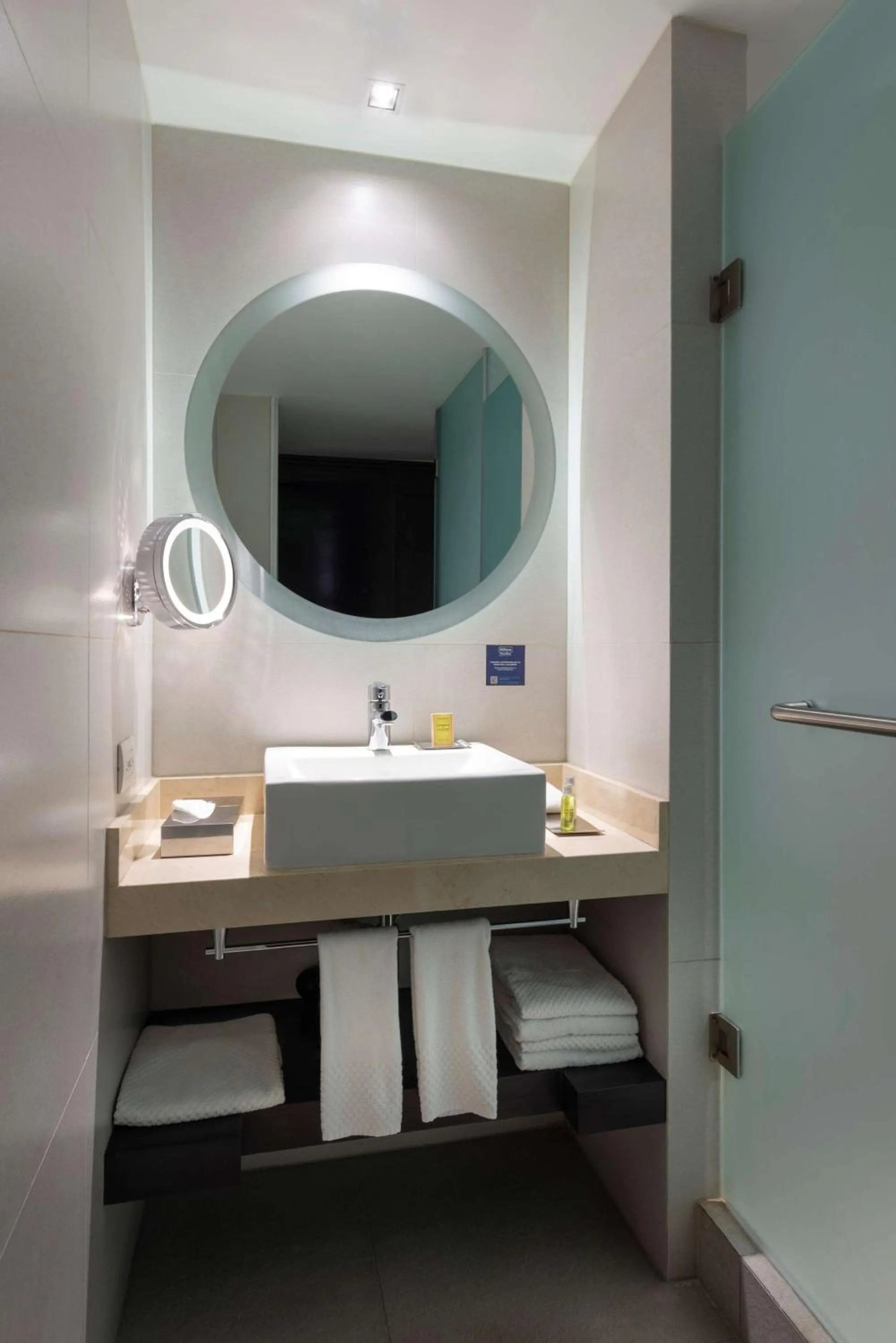 Bathroom in Hilton DoubleTree Guadalajara Centro Historico