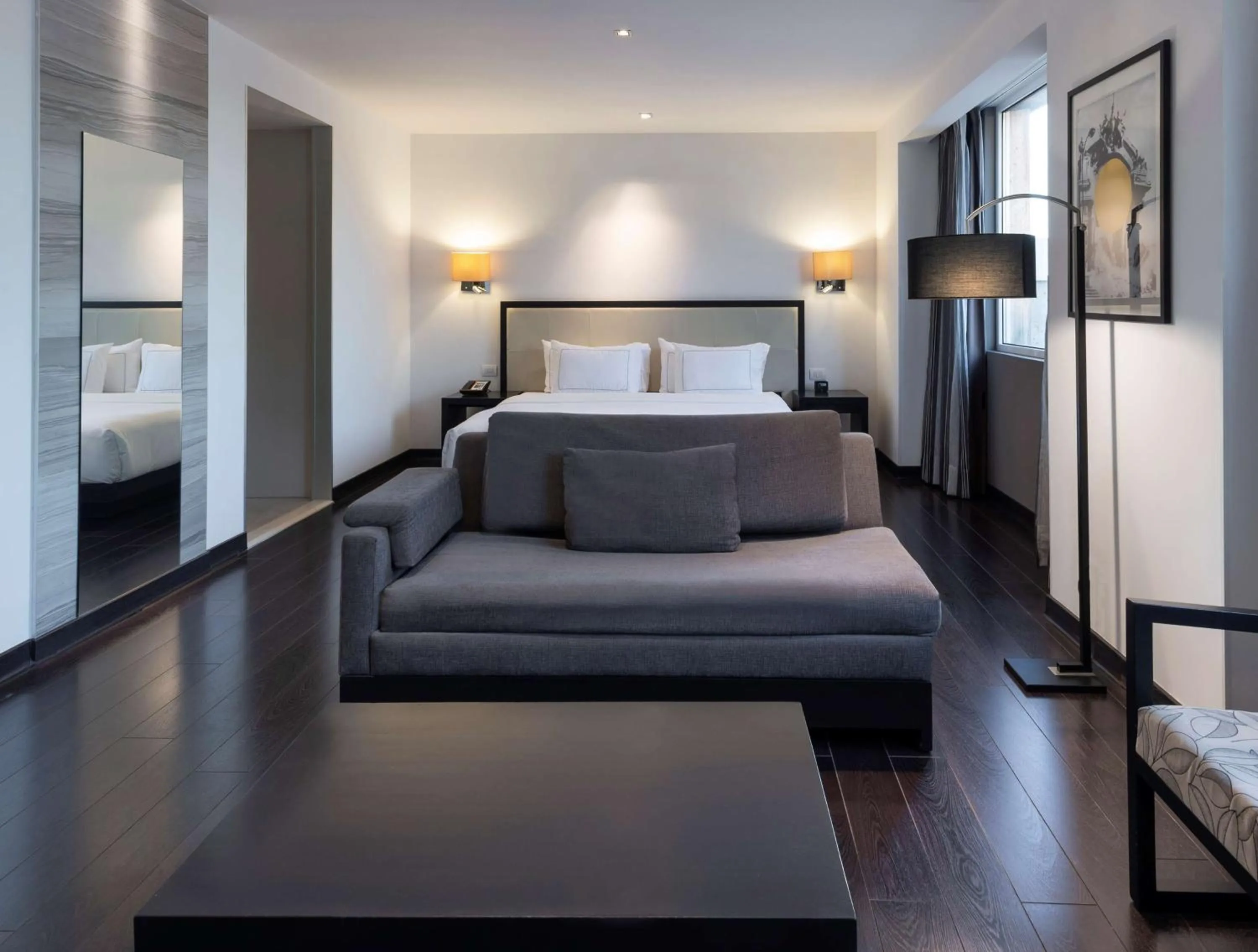 Living room, Bed in Hilton DoubleTree Guadalajara Centro Historico